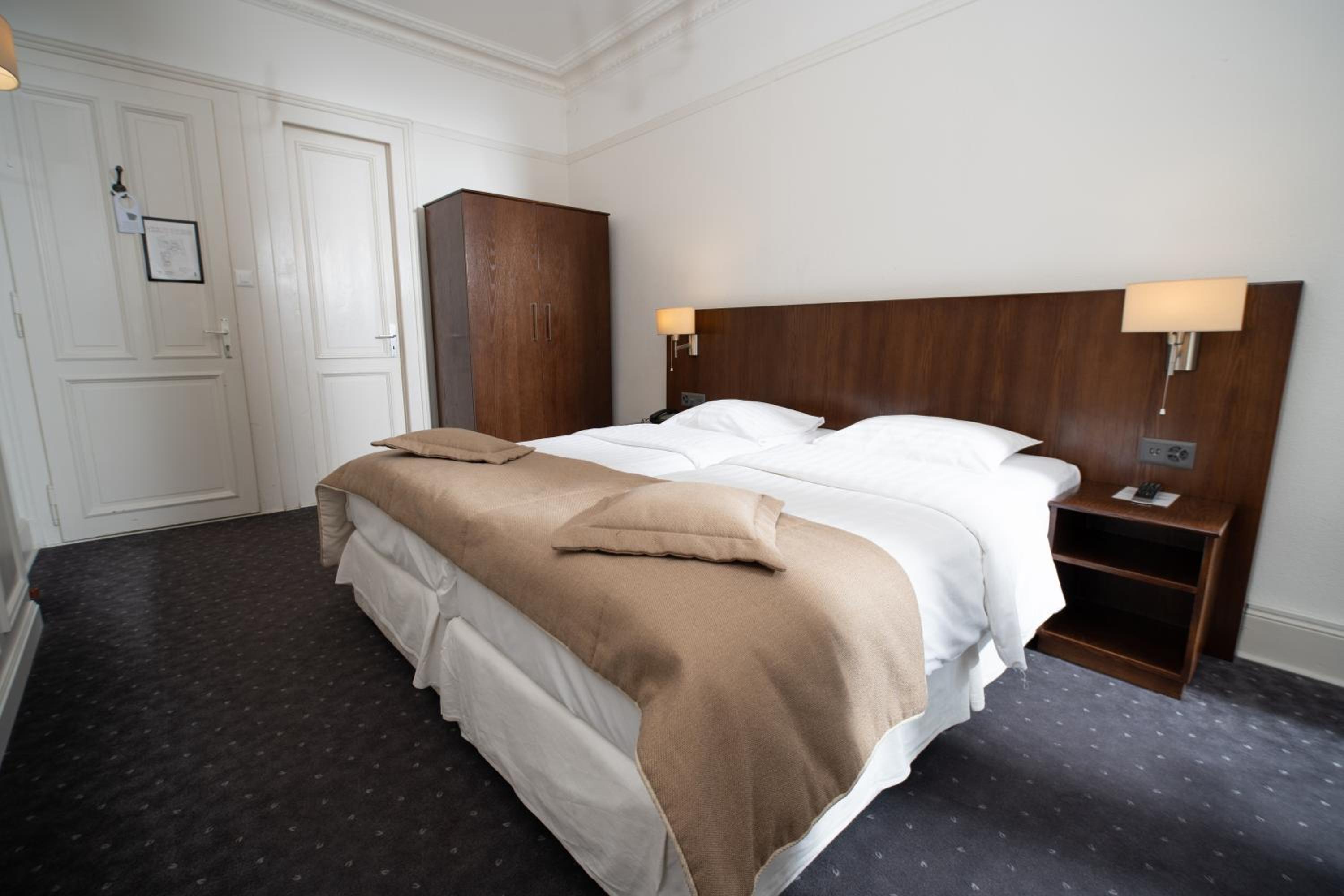 Renovated Double Room with Balcony photo 1