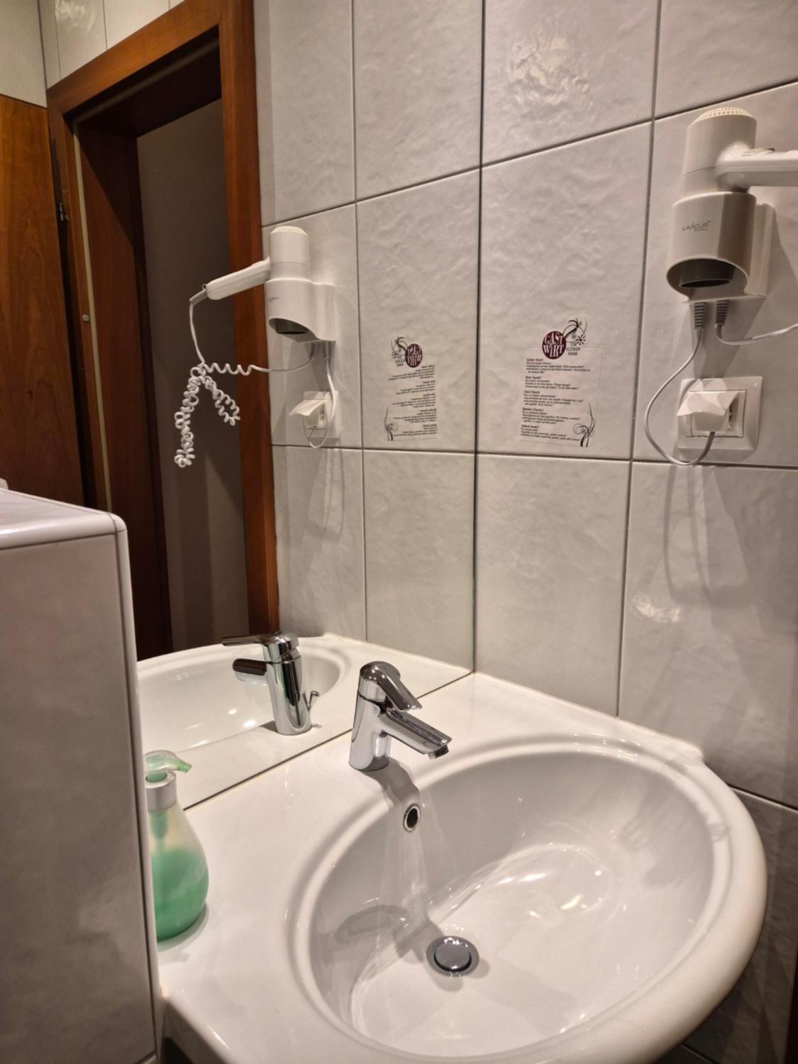 Classic Triple Room photo 2