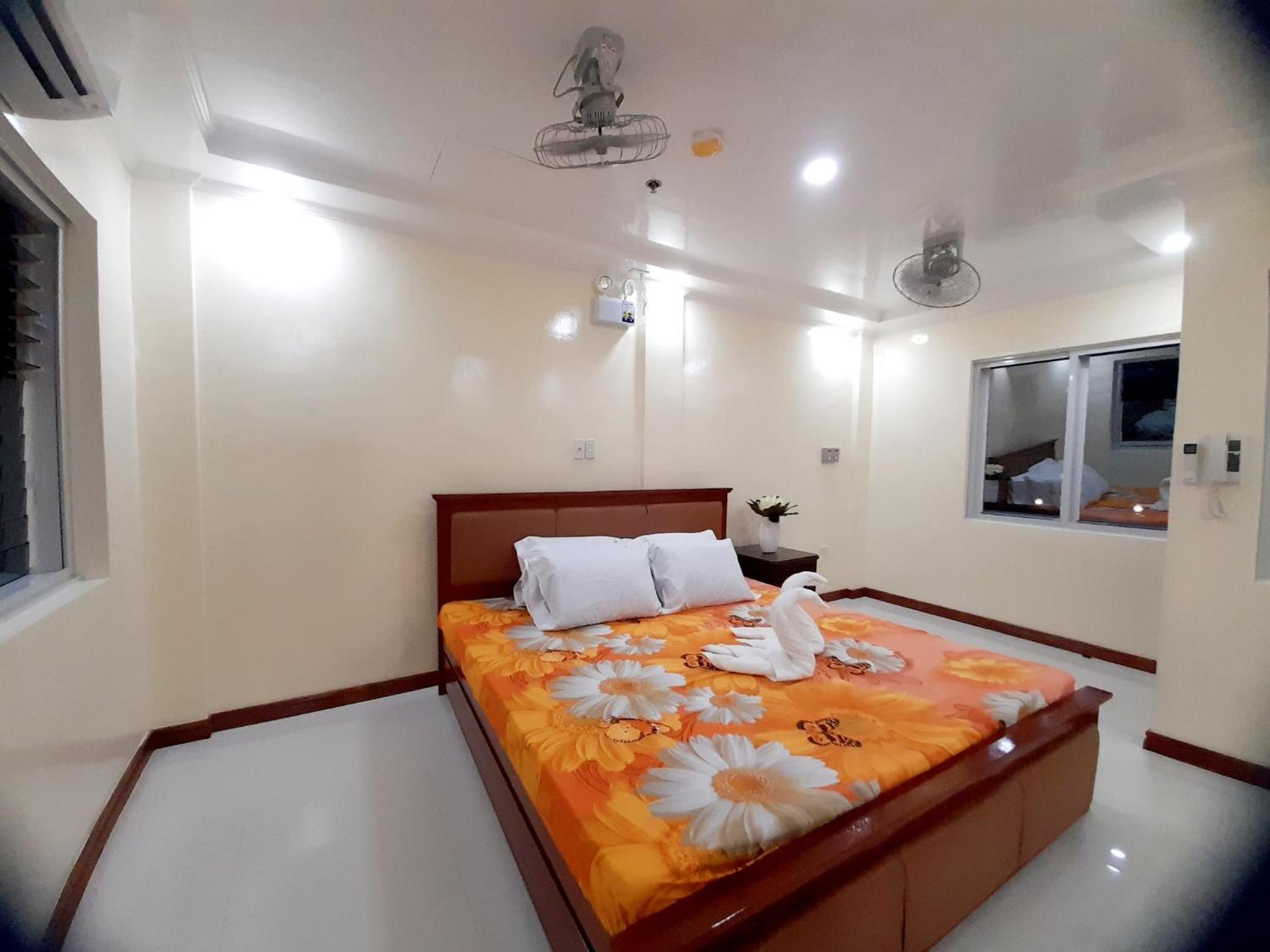 King Room with Balcony photo 2