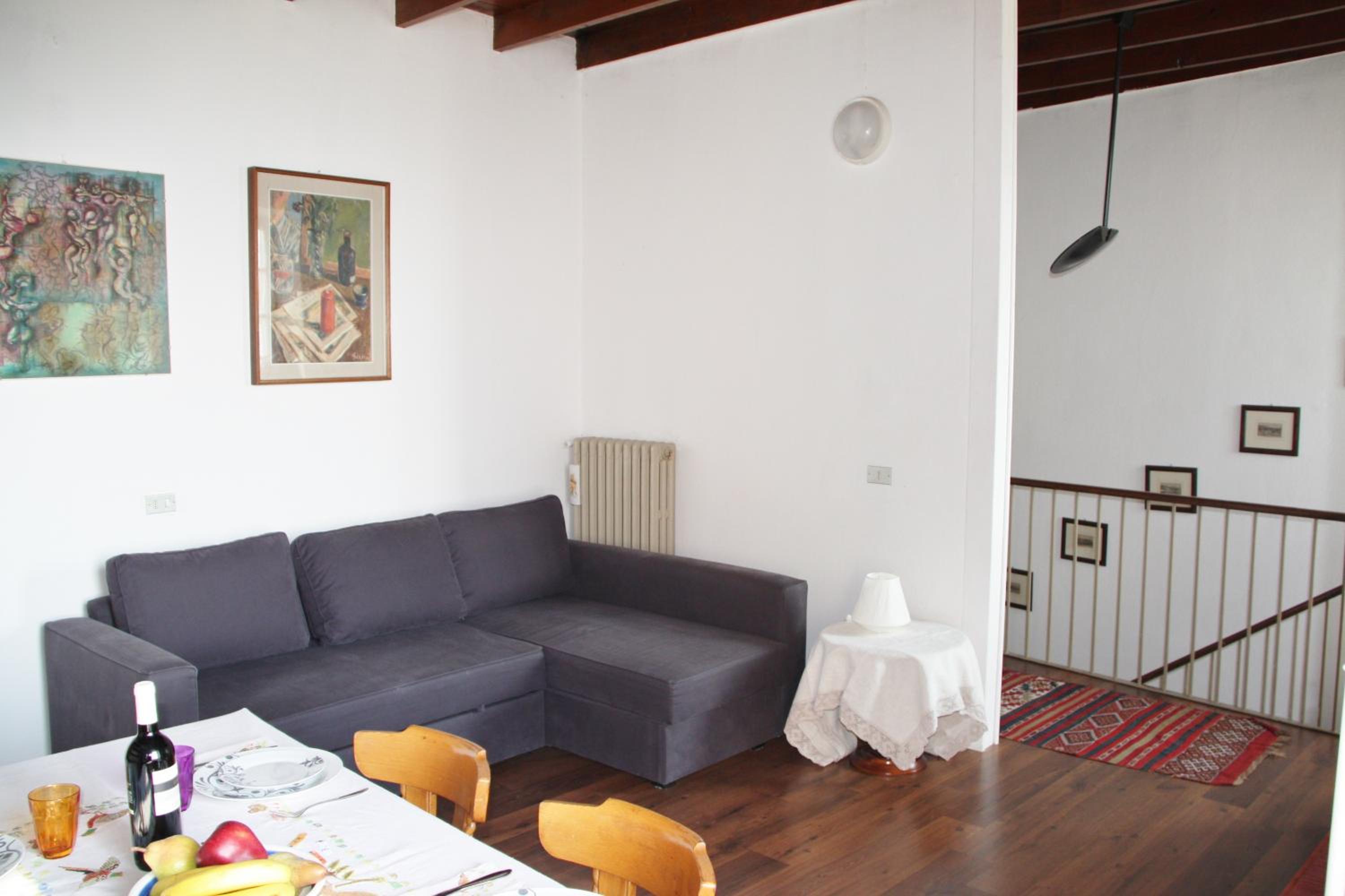 One-Bedroom Apartment (5 Adults) photo 1