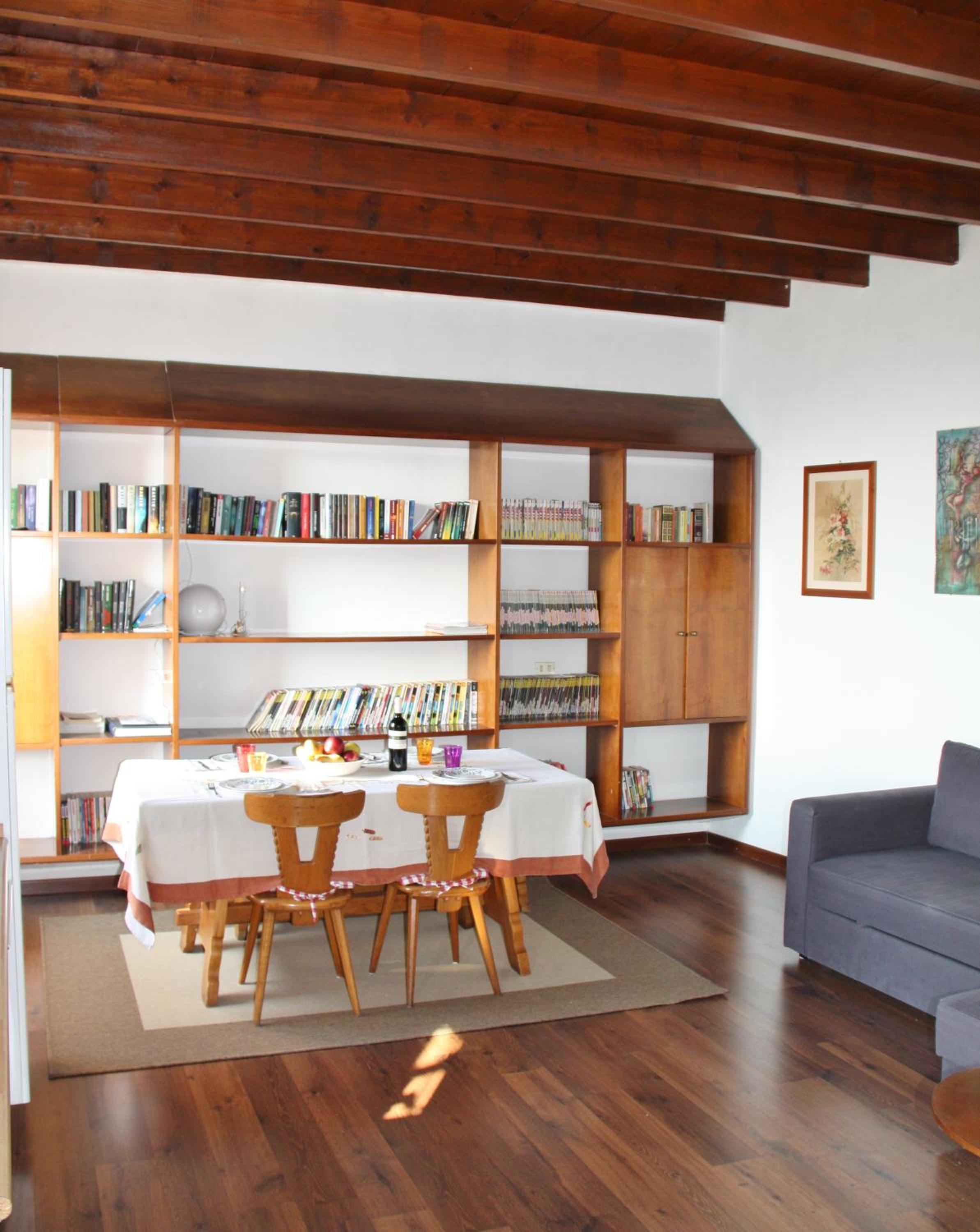 One-Bedroom Apartment (5 Adults) photo 3