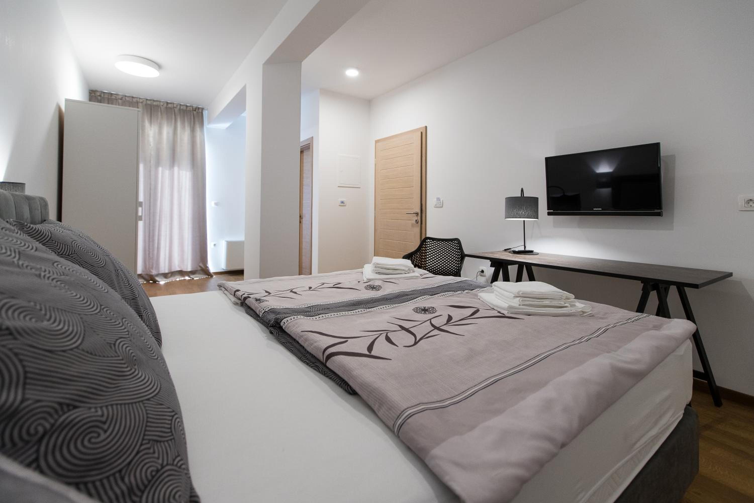 Deluxe Double or Twin Room with Balcony - Photo 14