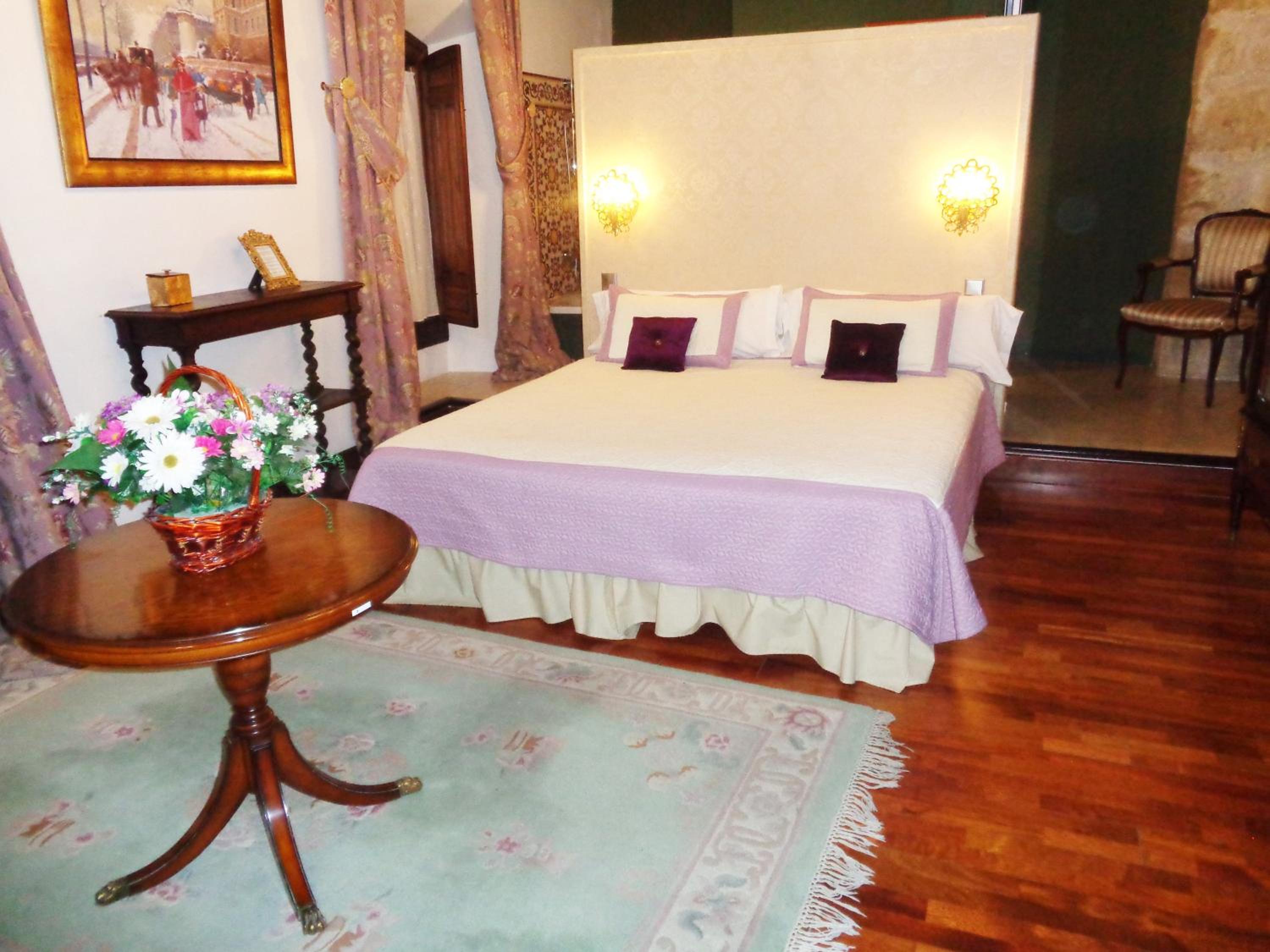 Deluxe Double Room - Photo 26