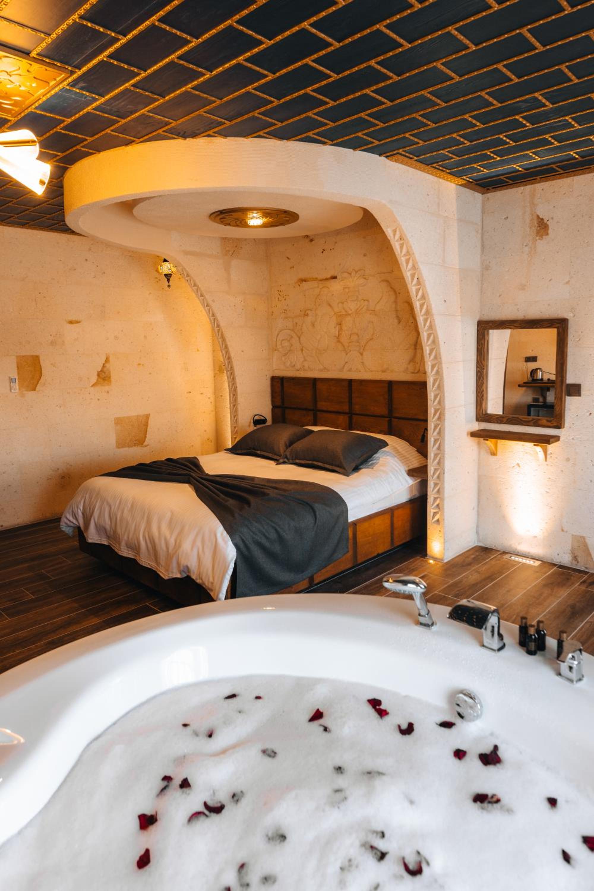 Queen Room with Spa Bath