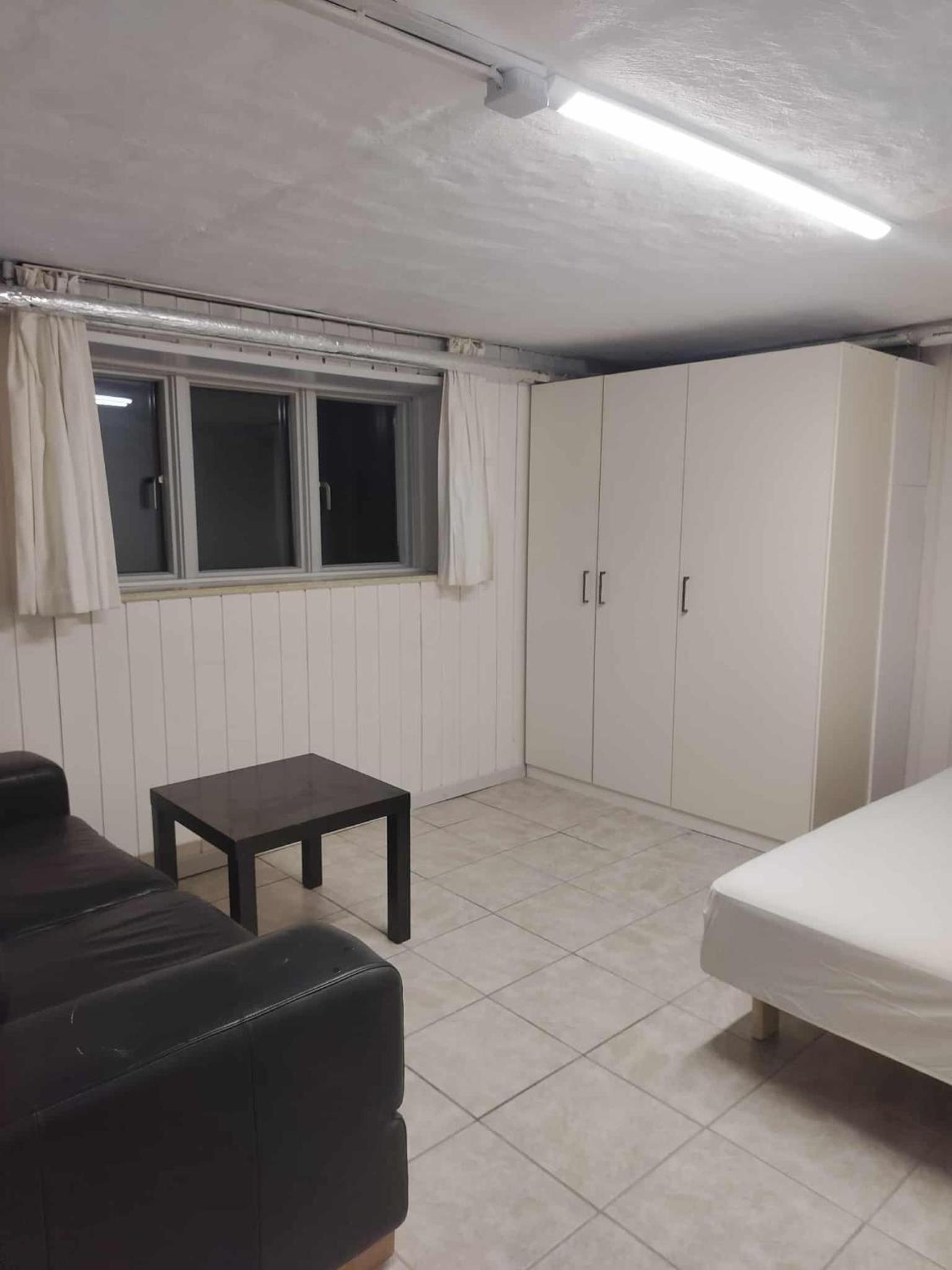 Twin Room with Shared Bathroom photo 2