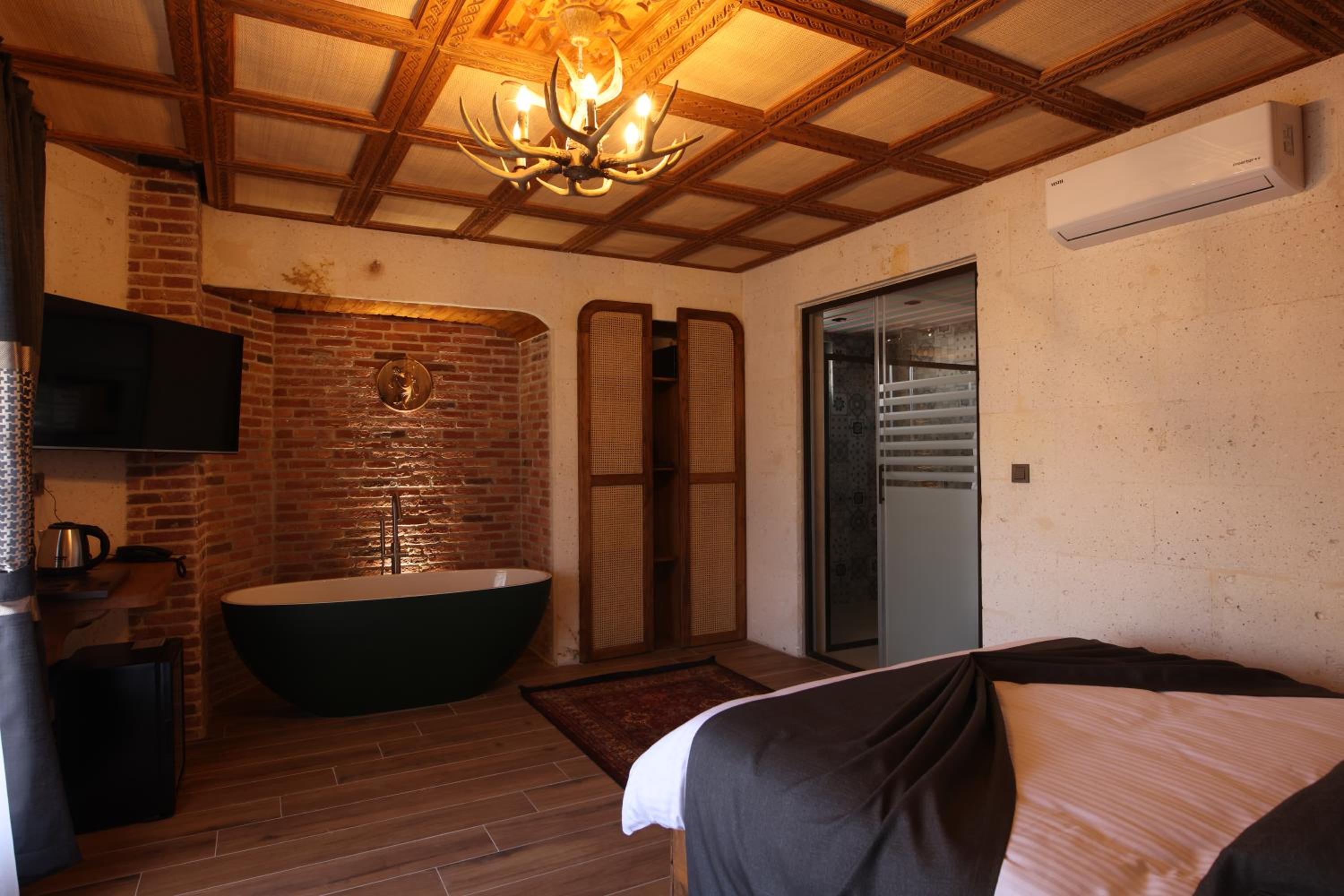 Deluxe Double Room with Bath