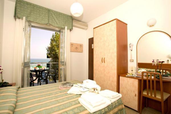 Double Room with Balcony photo 3