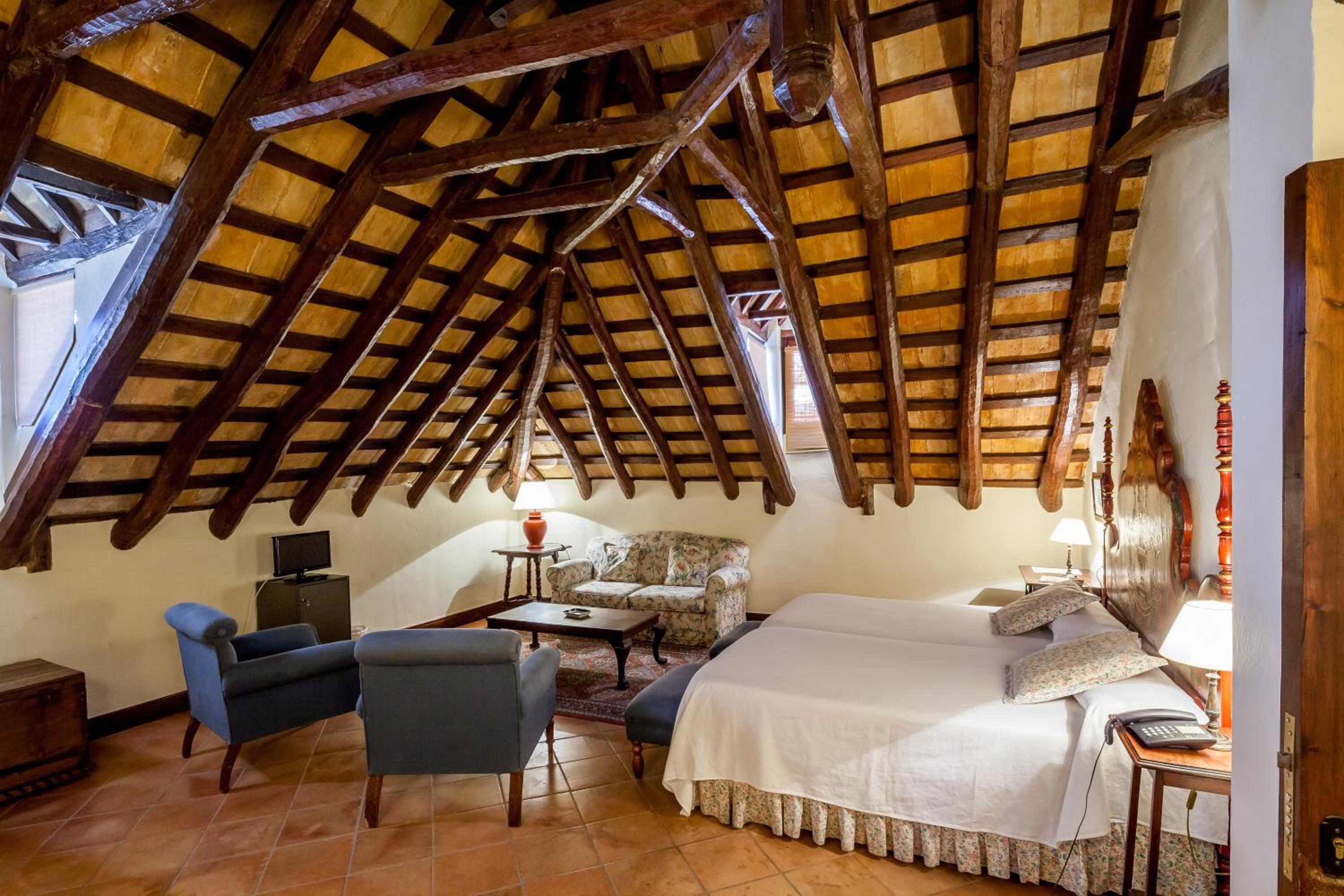 Superior Double or Twin Room - Photo 4