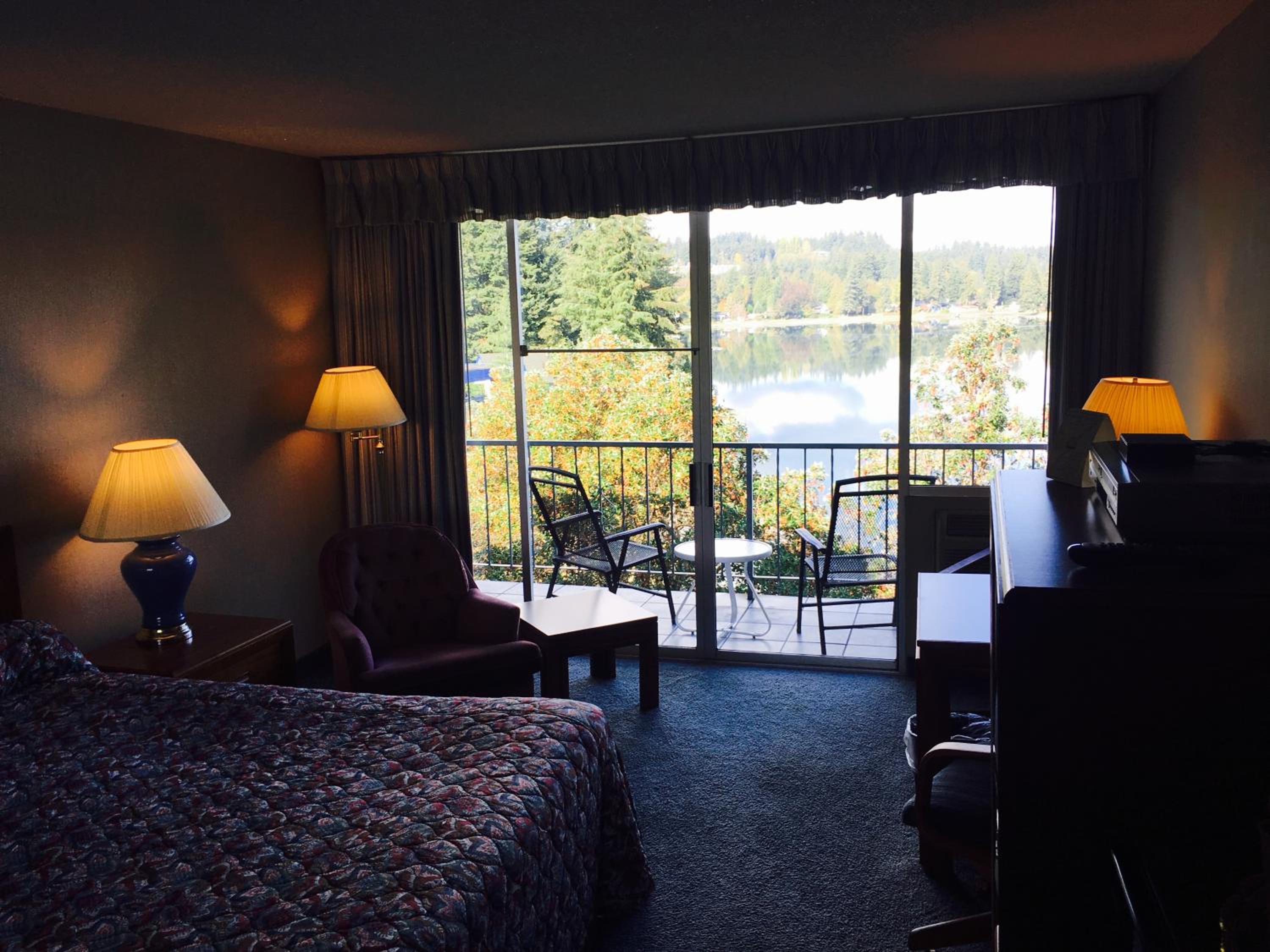 Queen Room with Two Queen Beds photo 1