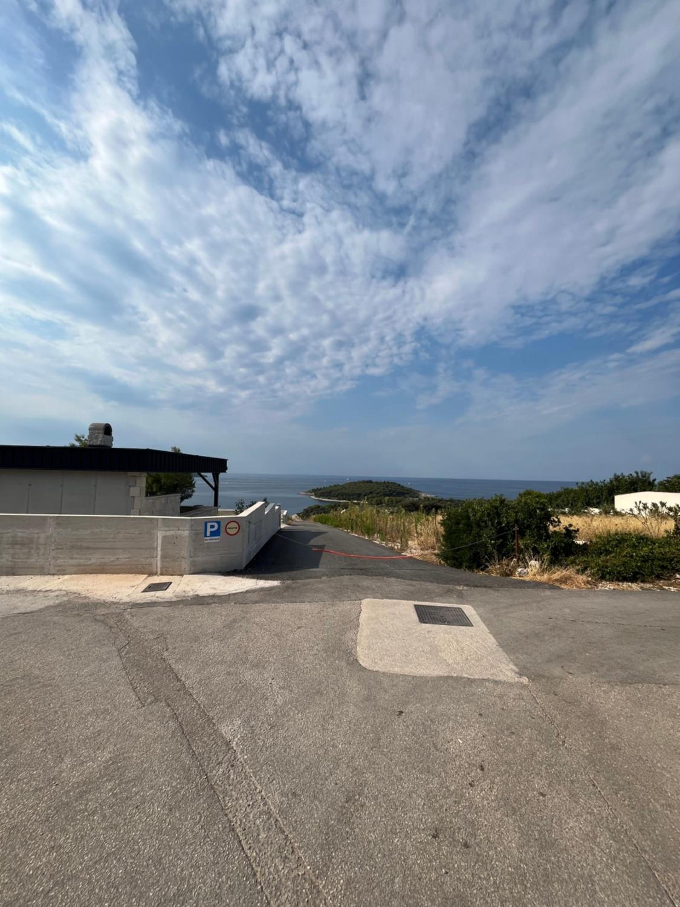 Two-Bedroom Apartment with Balcony and Sea View photo 3