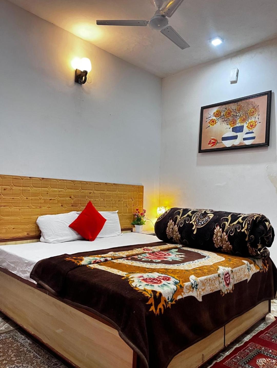 Budget Double Room photo 2