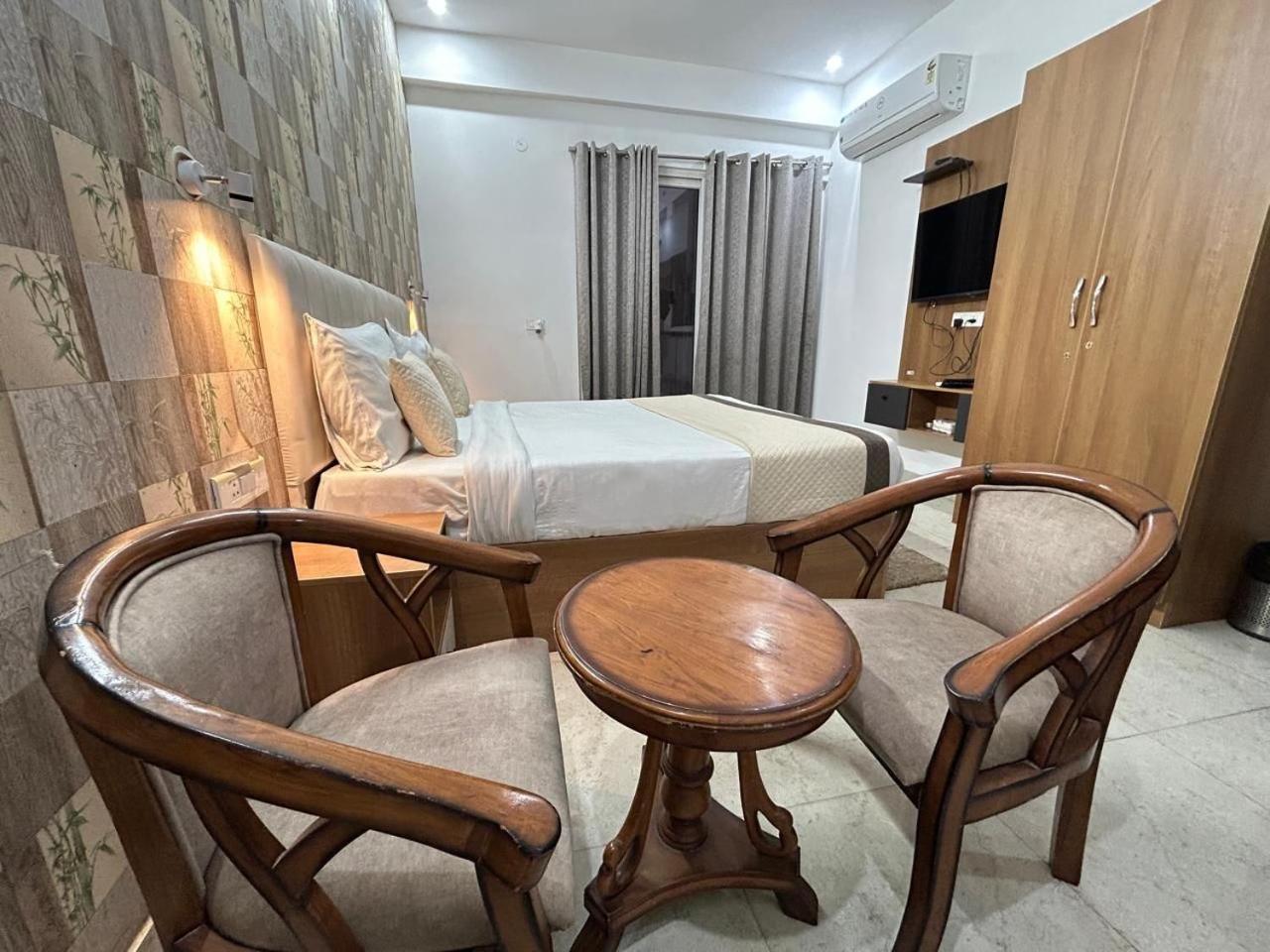 Deluxe Double Room with Balcony