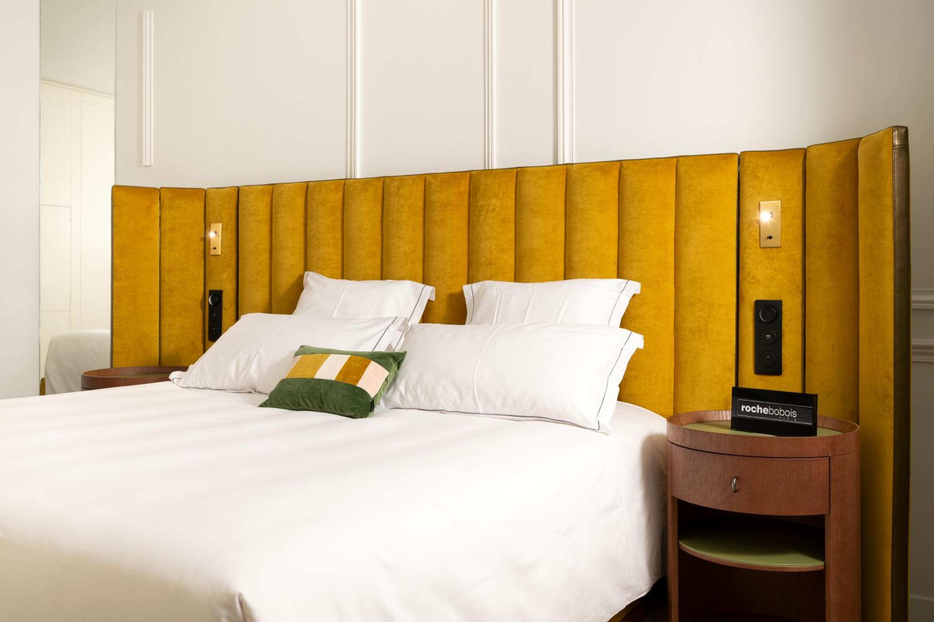 La Maison Champs Elysées bedroom photo