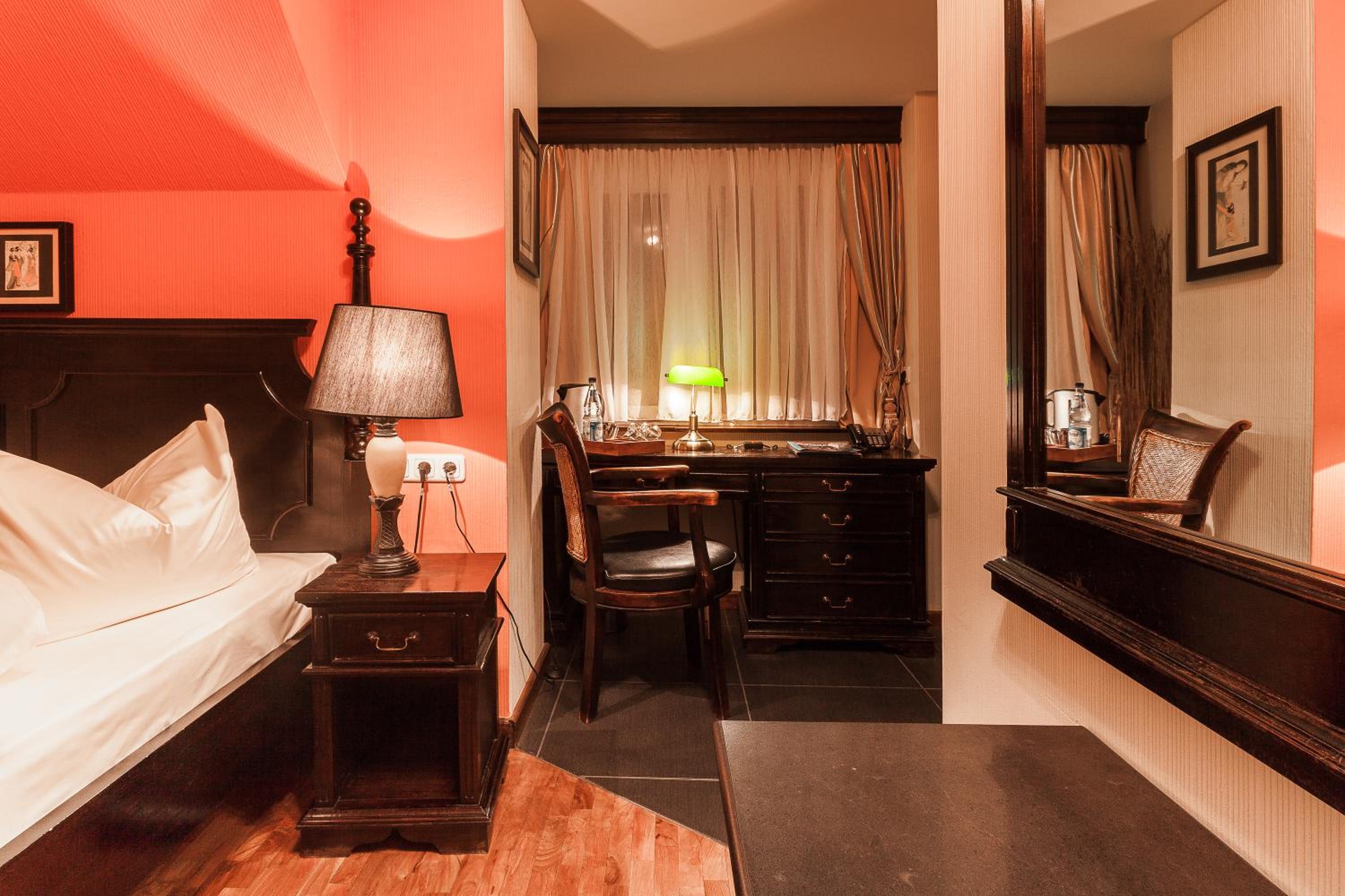 Standard Double Room (street view) photo 3