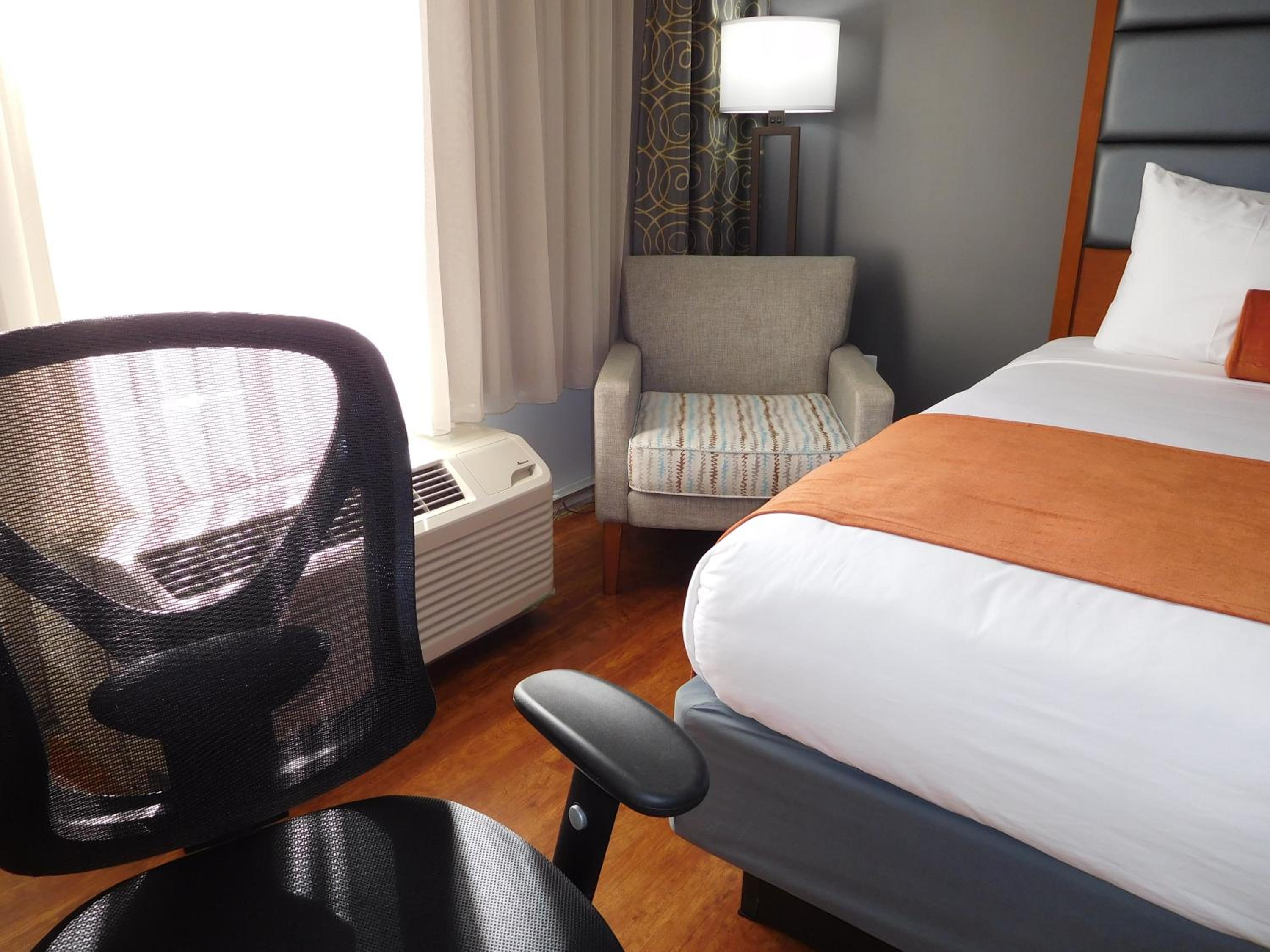 Queen Room photo 1