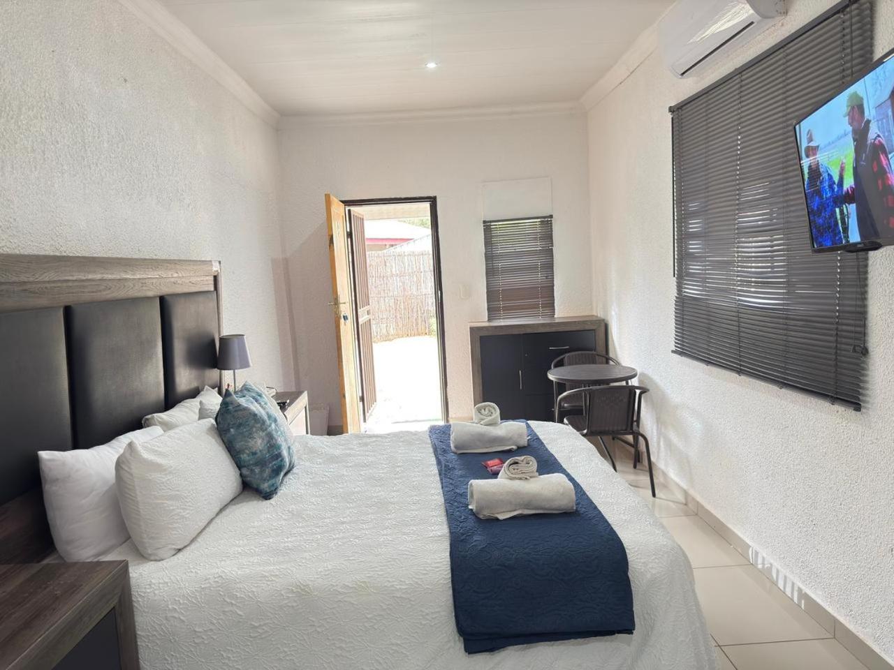 Deluxe Double Room photo 3