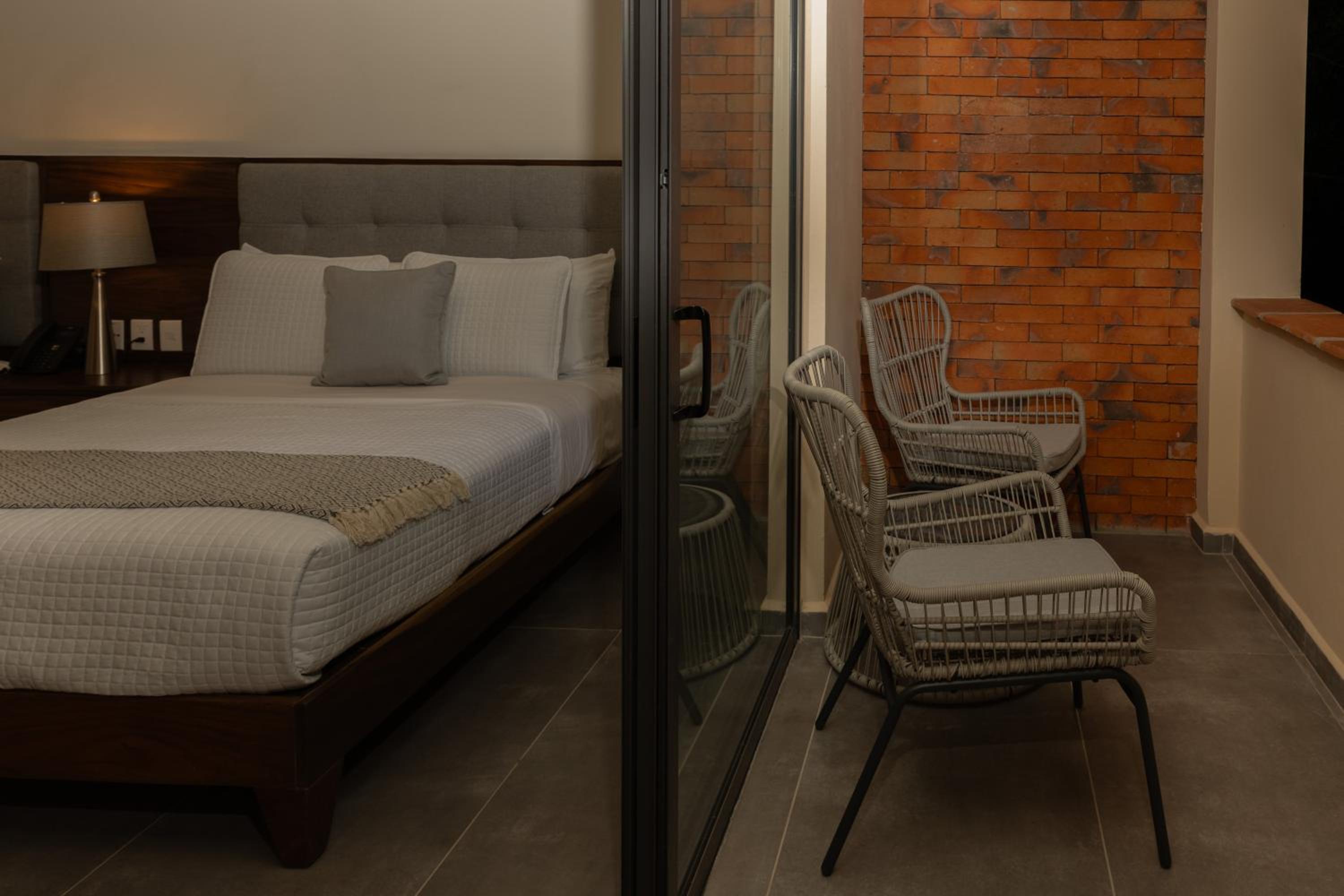 Twin Room with Balcony photo 3