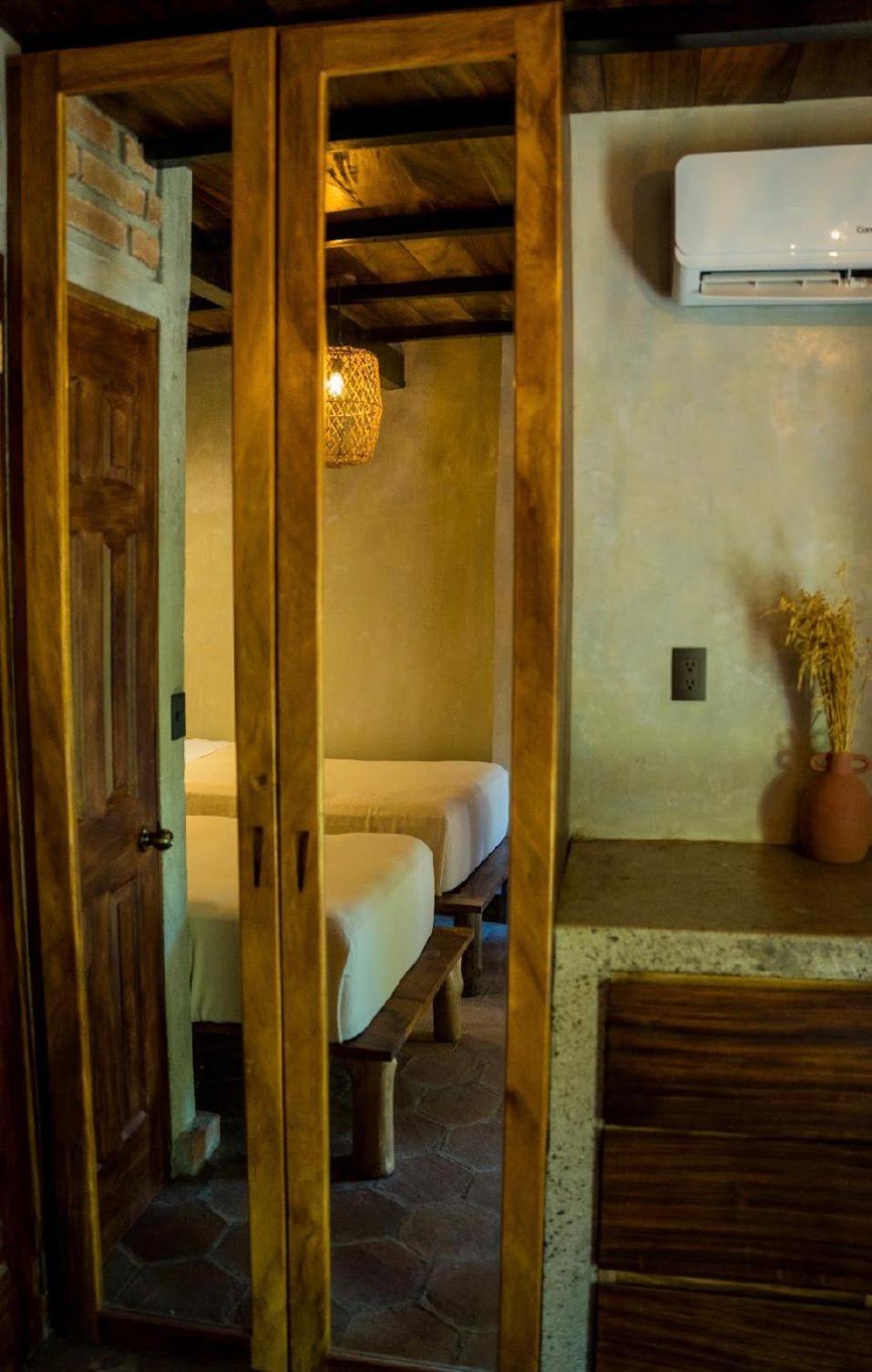 Twin Room with Pool View photo 1