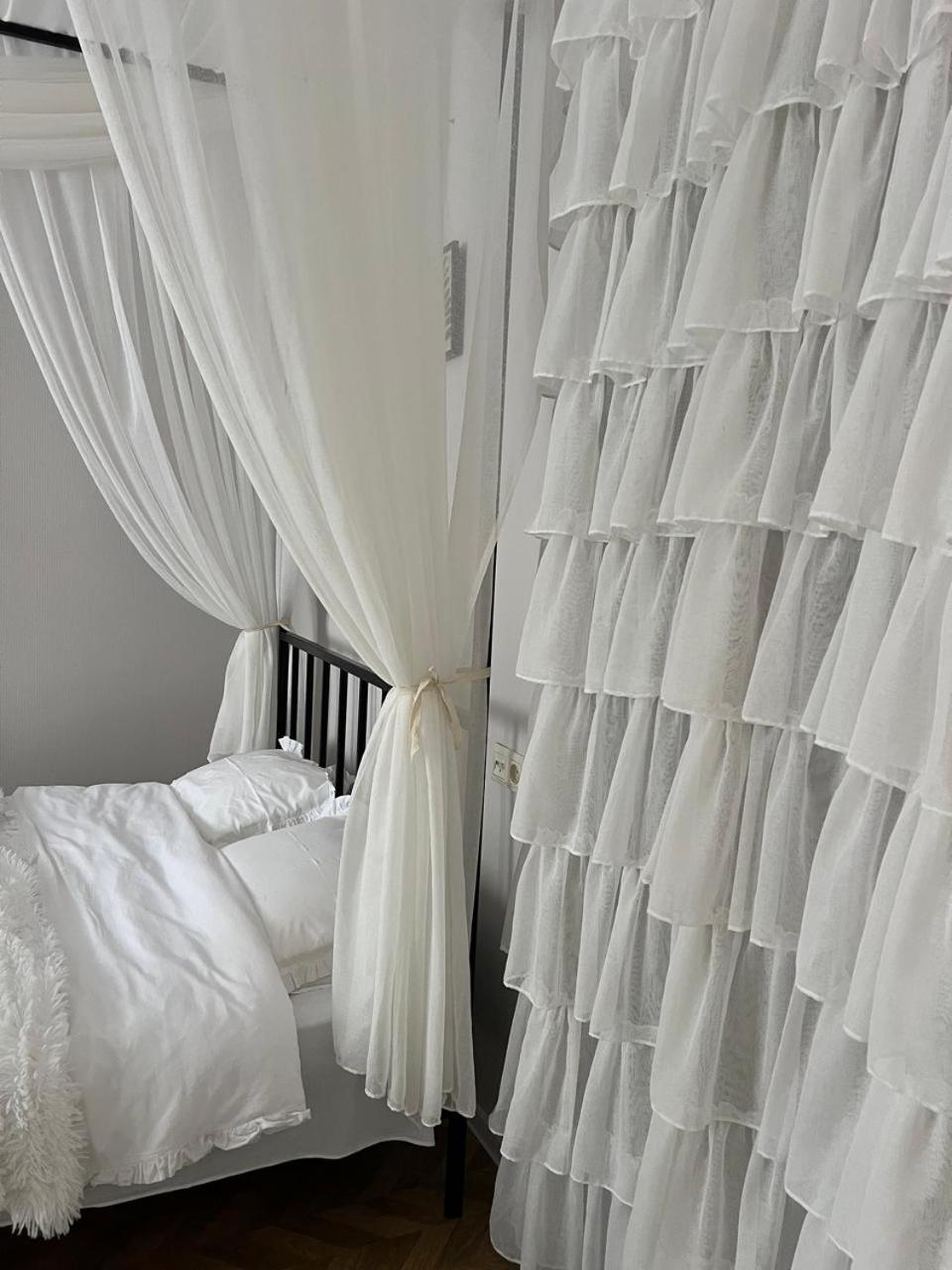 Three-Bedroom Apartment with Balcony photo 2