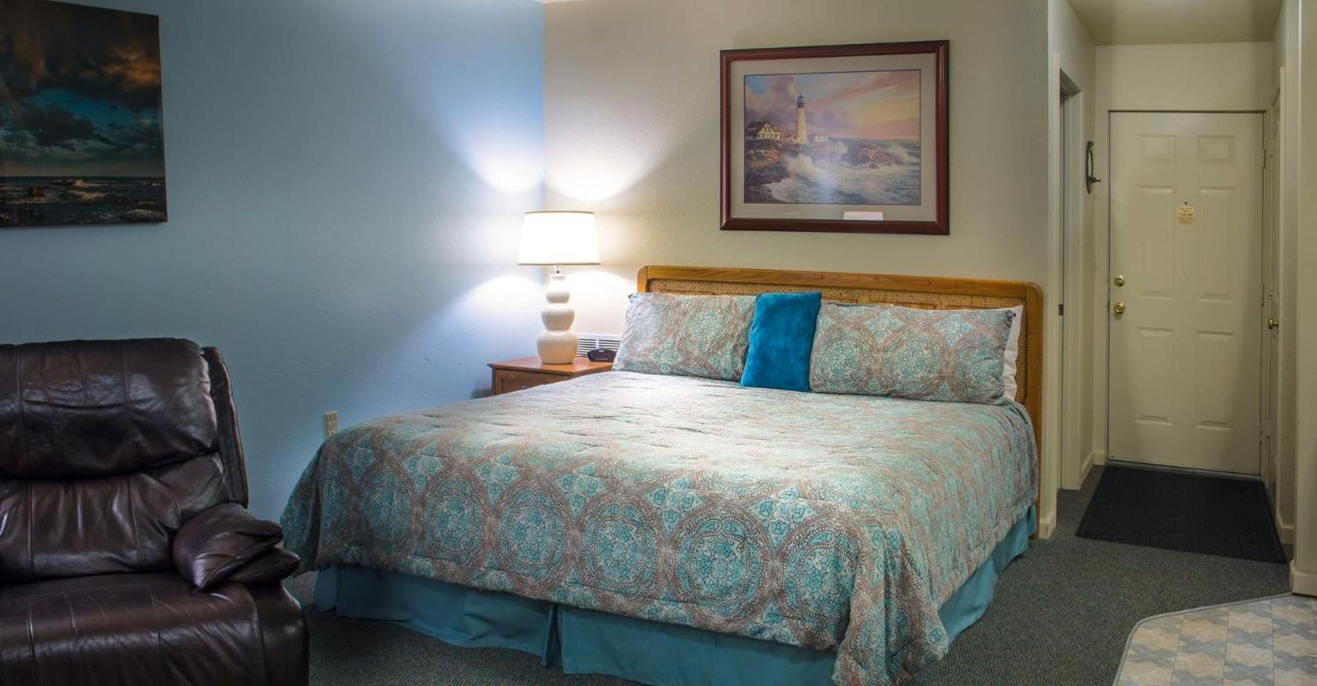 King Suite with Balcony photo 1