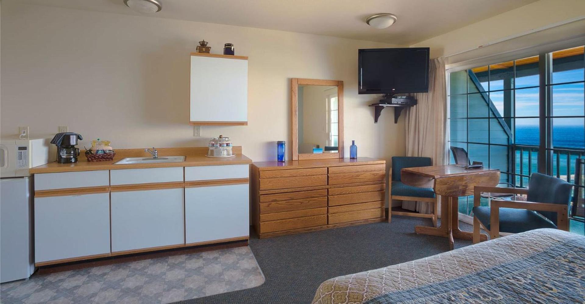 Deluxe Double Room with Balcony photo 2