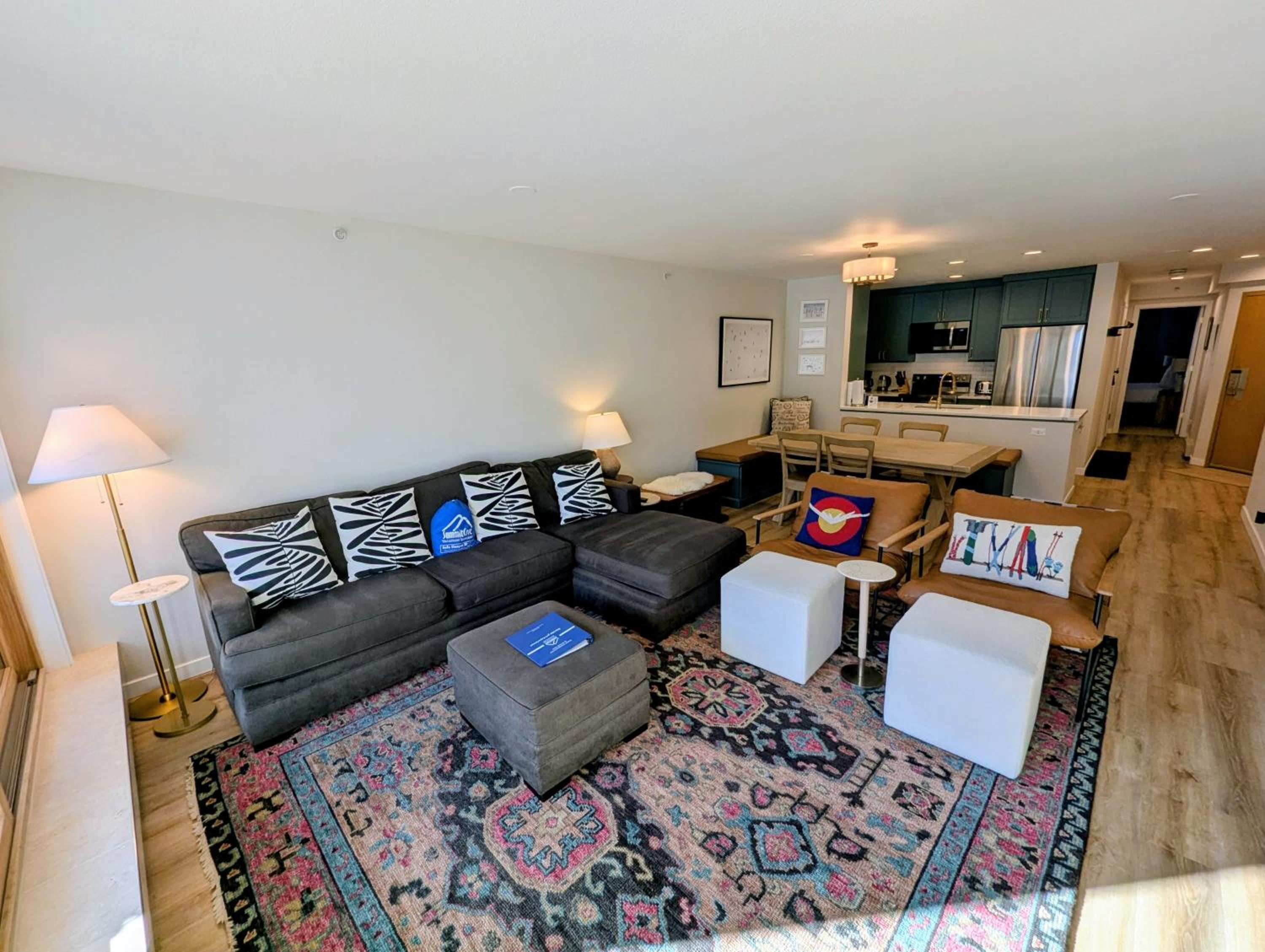Two-Bedroom Apartment with Balcony photo 2