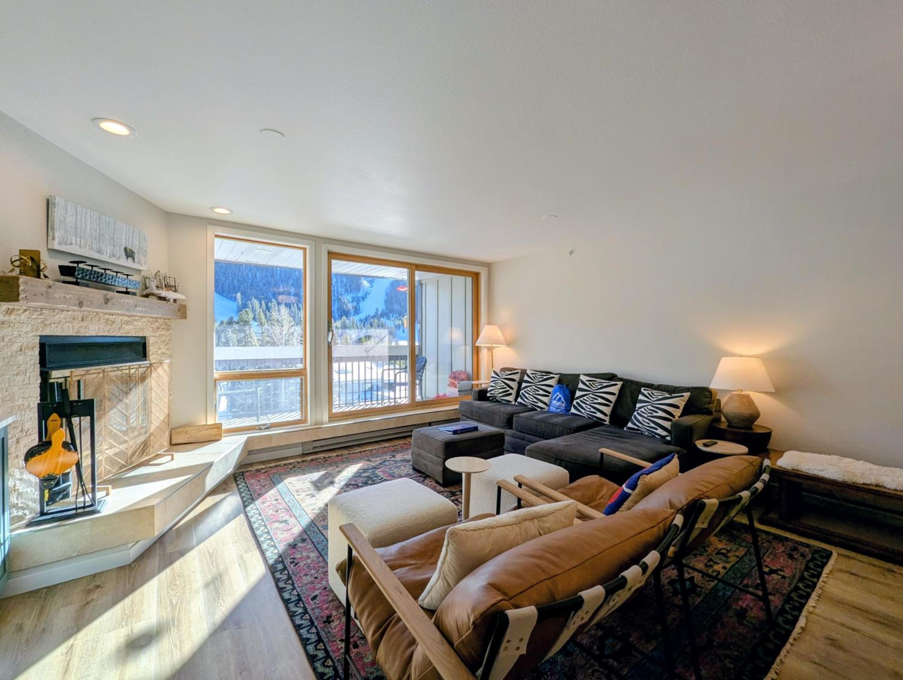Two-Bedroom Apartment with Balcony photo 1
