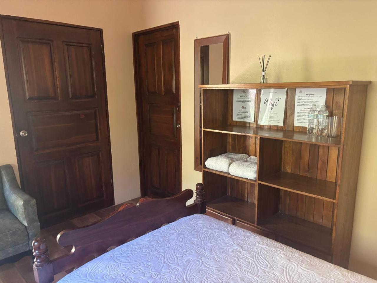 Budget Twin Room photo 2