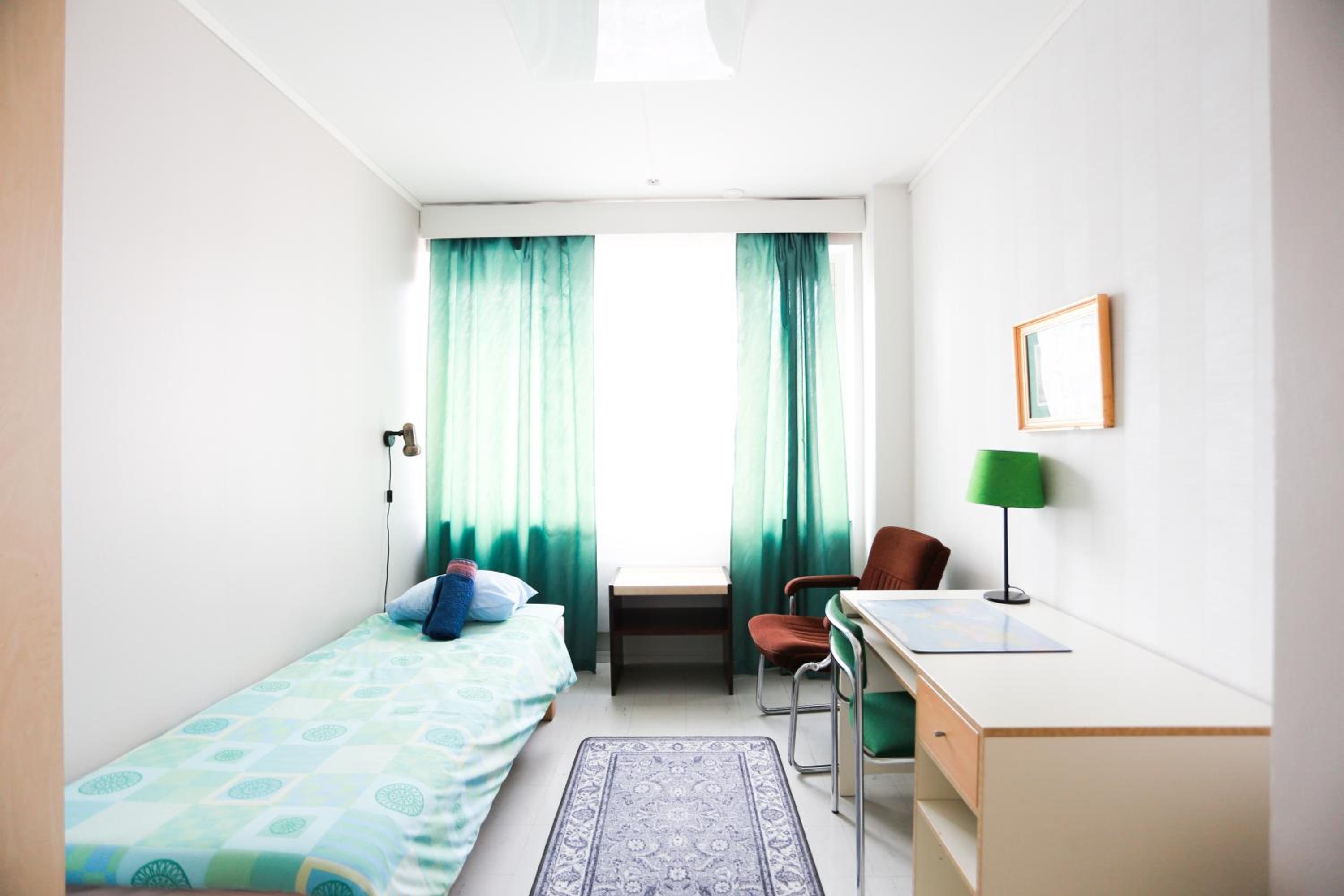 Private Single Room with Shared Bathroom photo 2