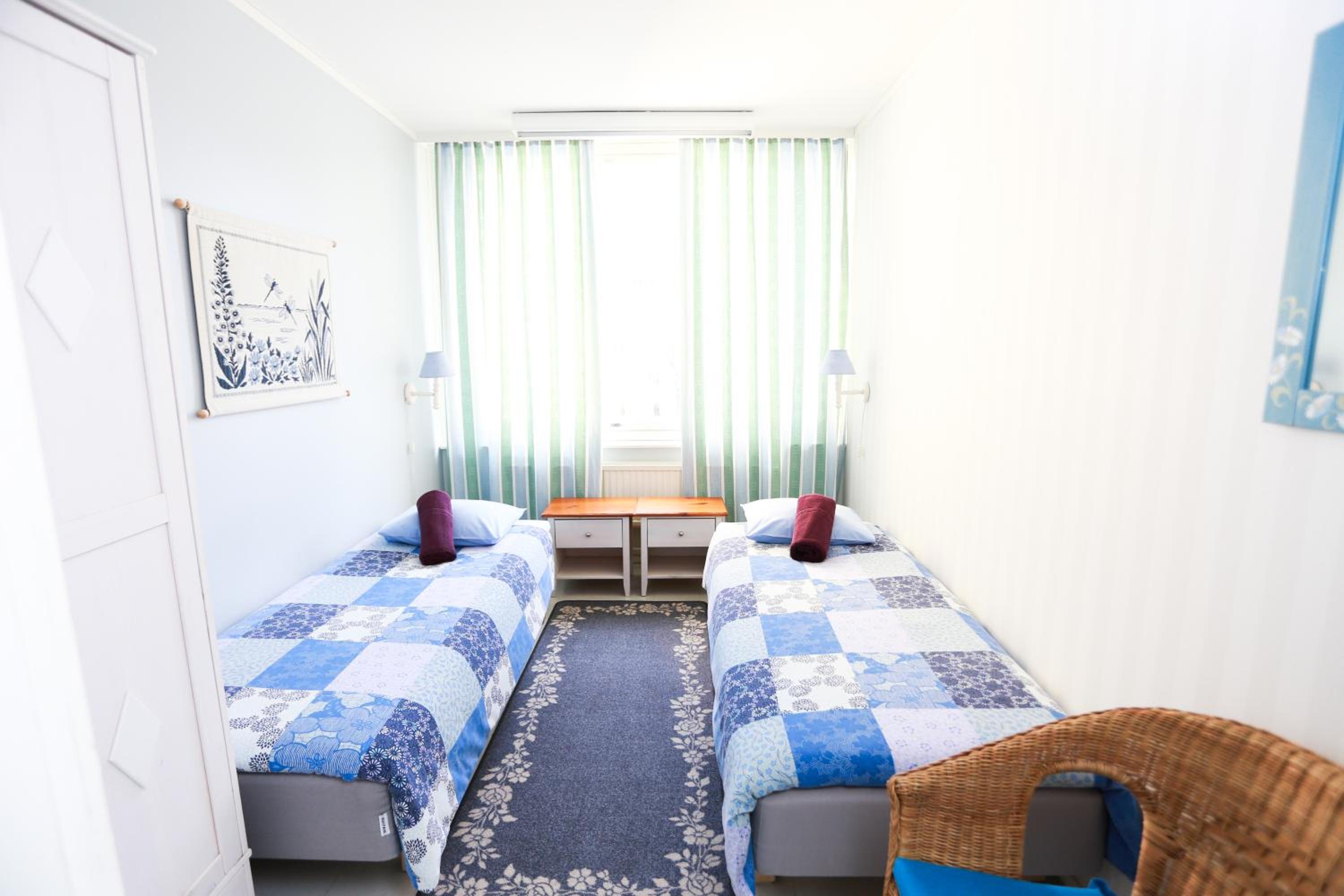 Private Twin Room with Shared Bathroom photo 3