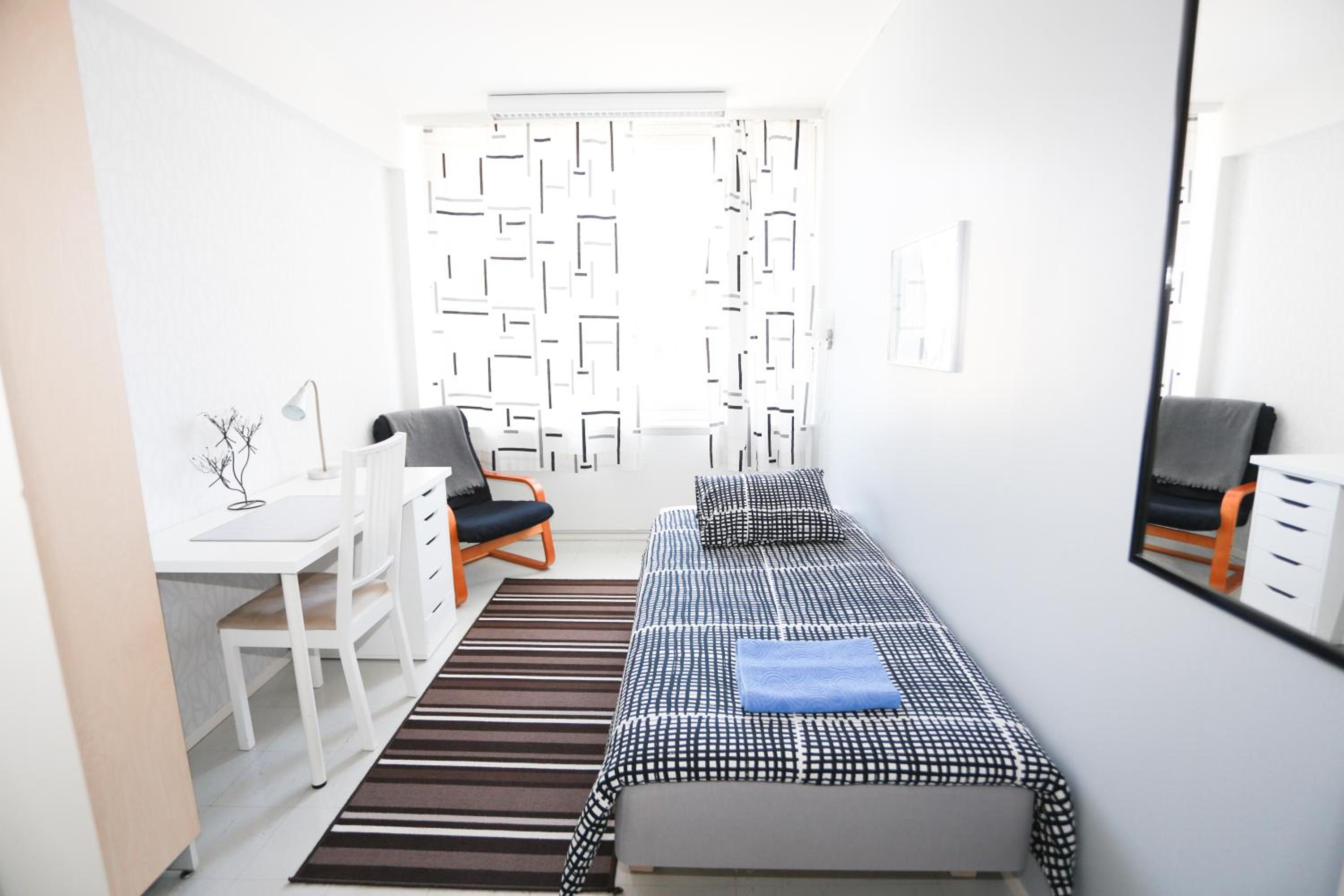 Private Single Room with Shared Bathroom photo 1