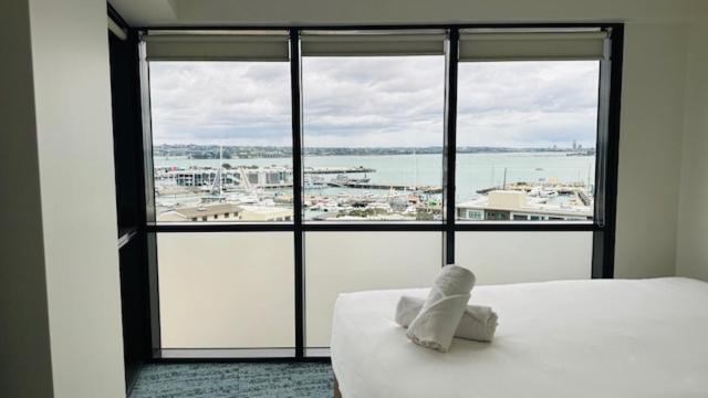 Two-Bedroom Apartment with Harbor View - Photo 2