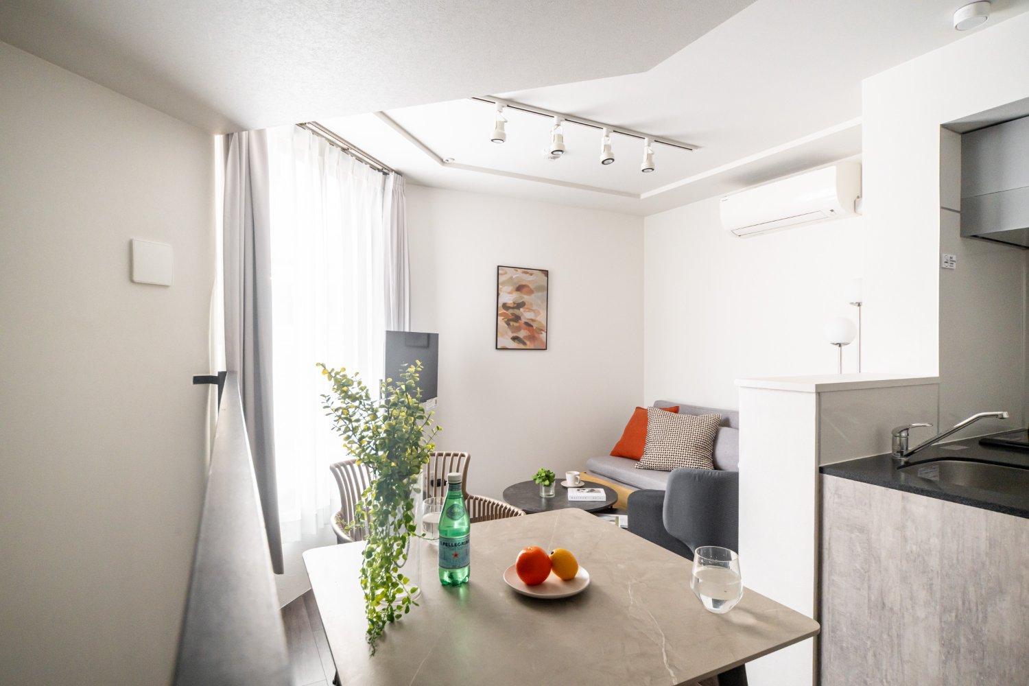 One-Bedroom Apartment photo 2