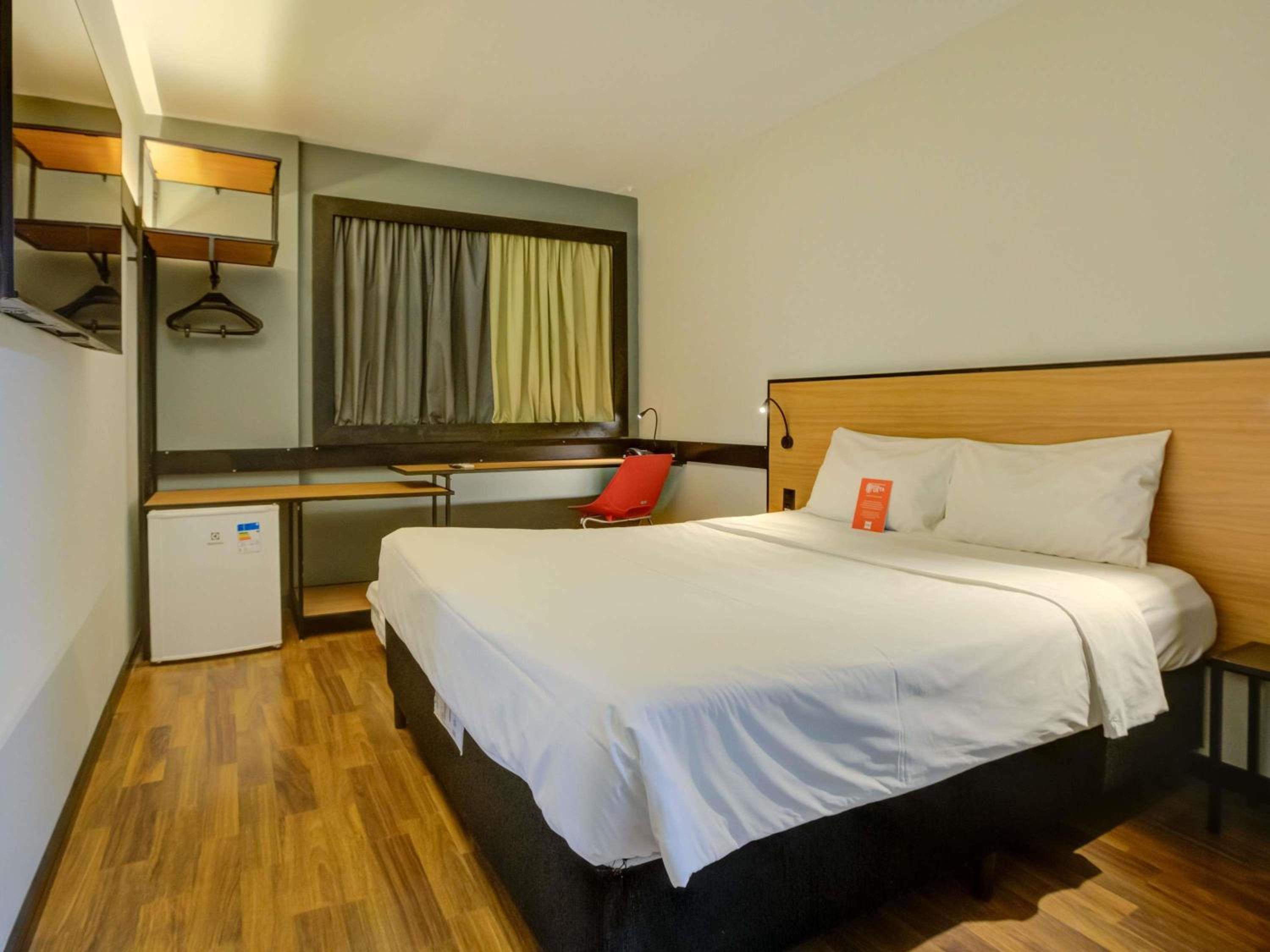 Standard Room with One Double Beds and One Extra Bed for Children