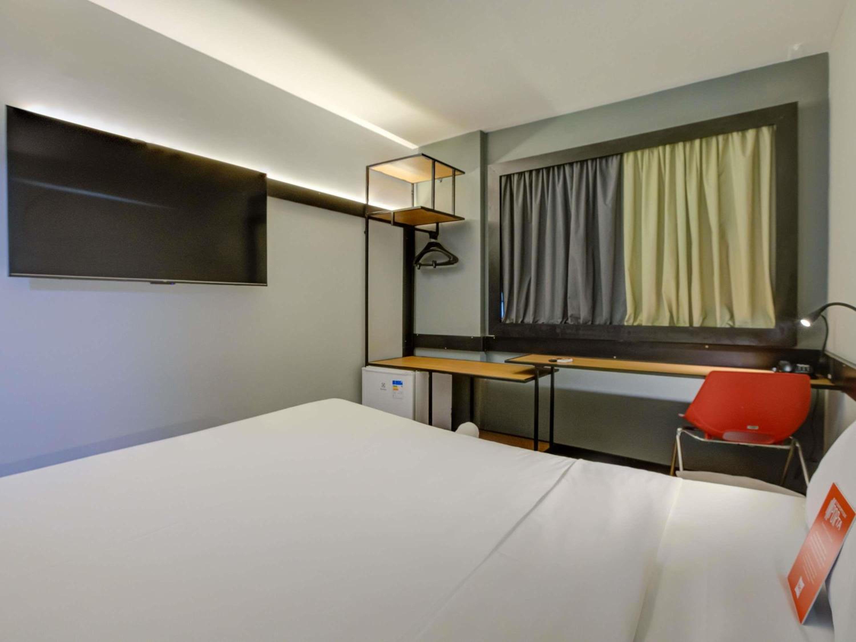 Standard Room with One Double Beds and One Extra Bed for Children