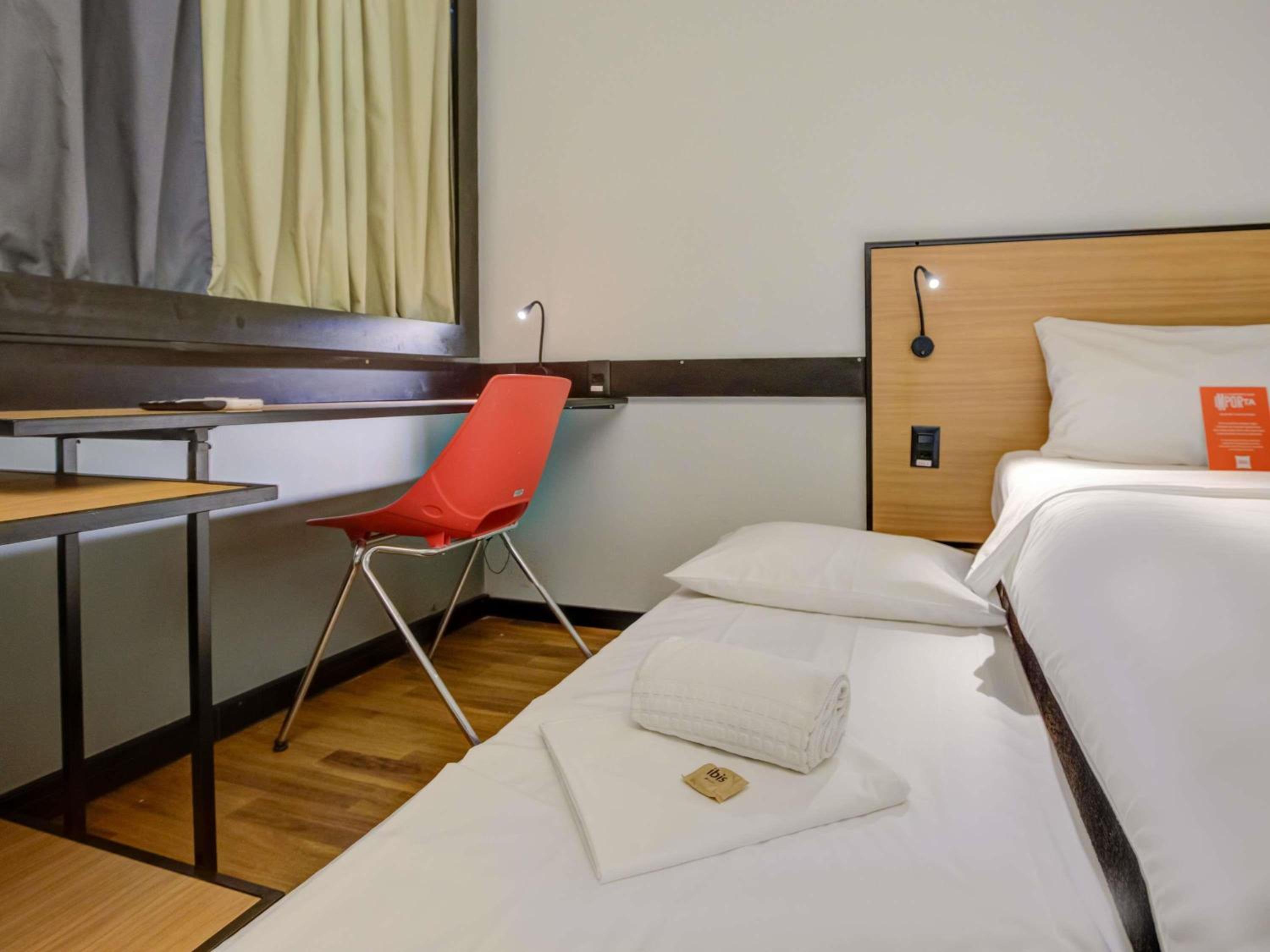 Standard Room with One Double Beds and One Extra Bed for Children