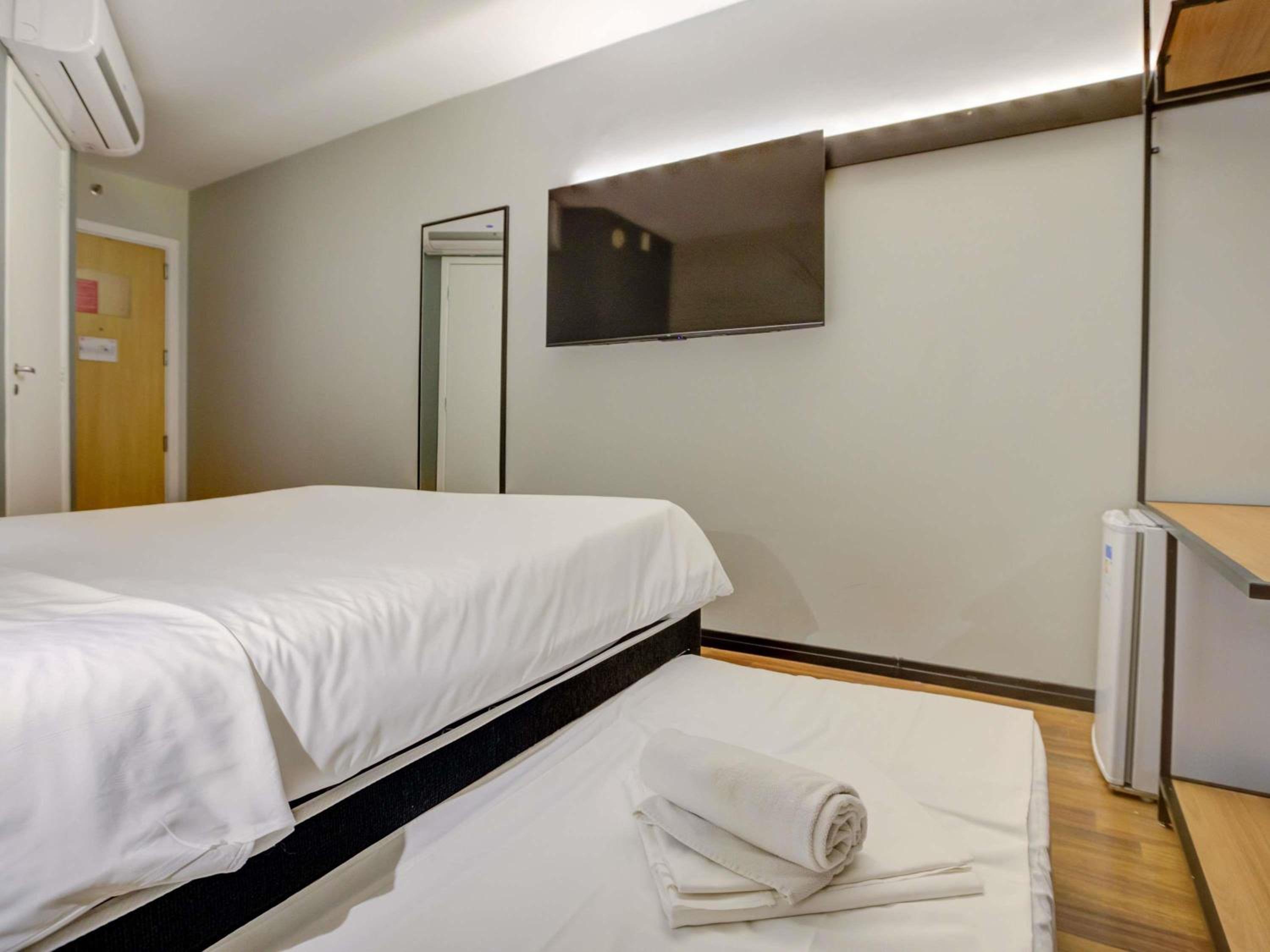 Standard Room with One Double Beds and One Extra Bed for Children thumbnail 5