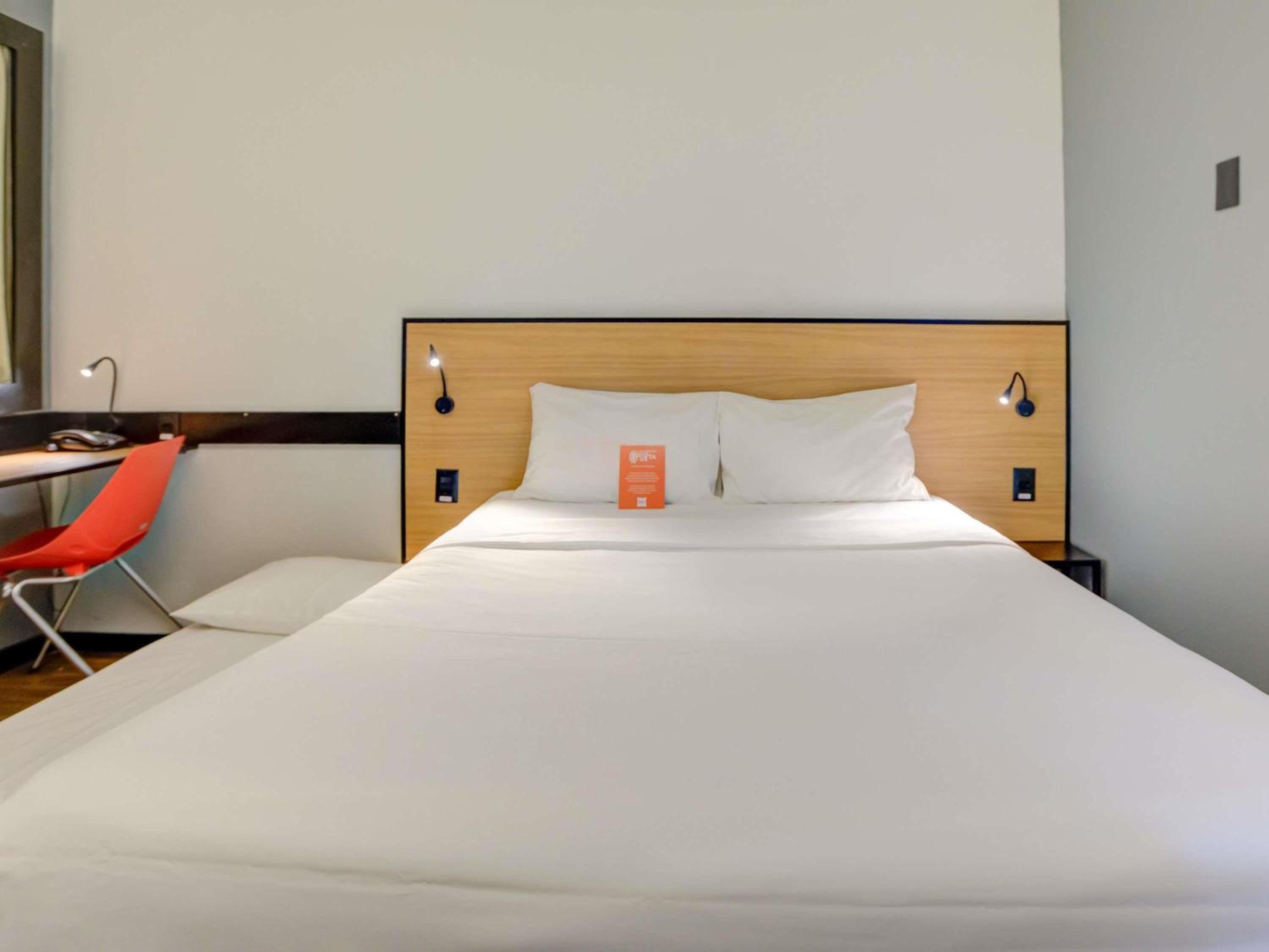 Standard Room with One Double Beds and One Extra Bed for Children thumbnail 6