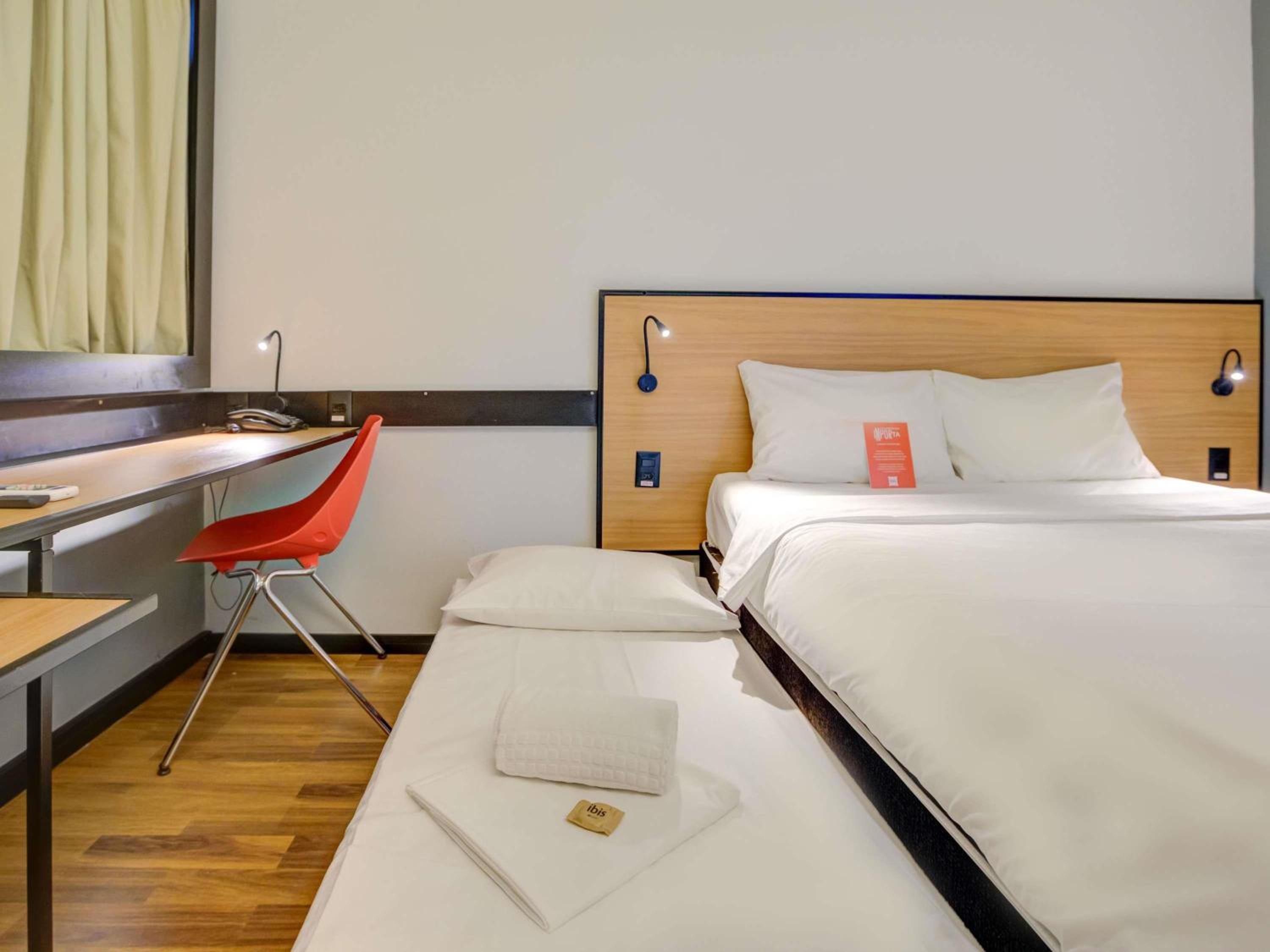 Standard Room with One Double Beds and One Extra Bed for Children thumbnail 5