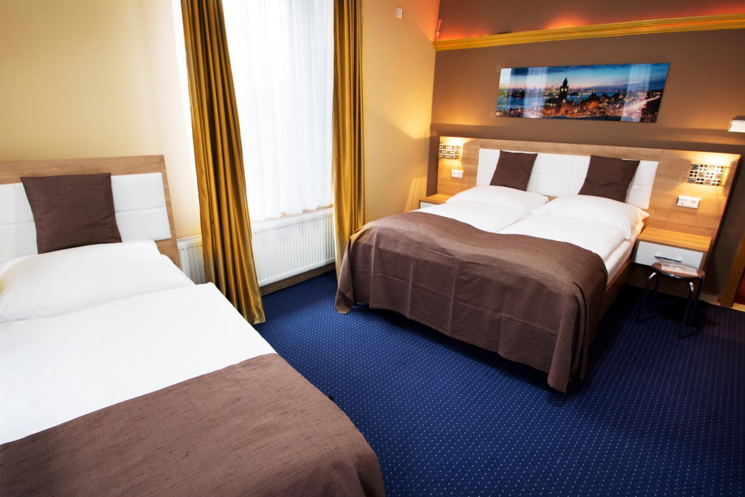 Triple Room with Shared Bathroom photo 1
