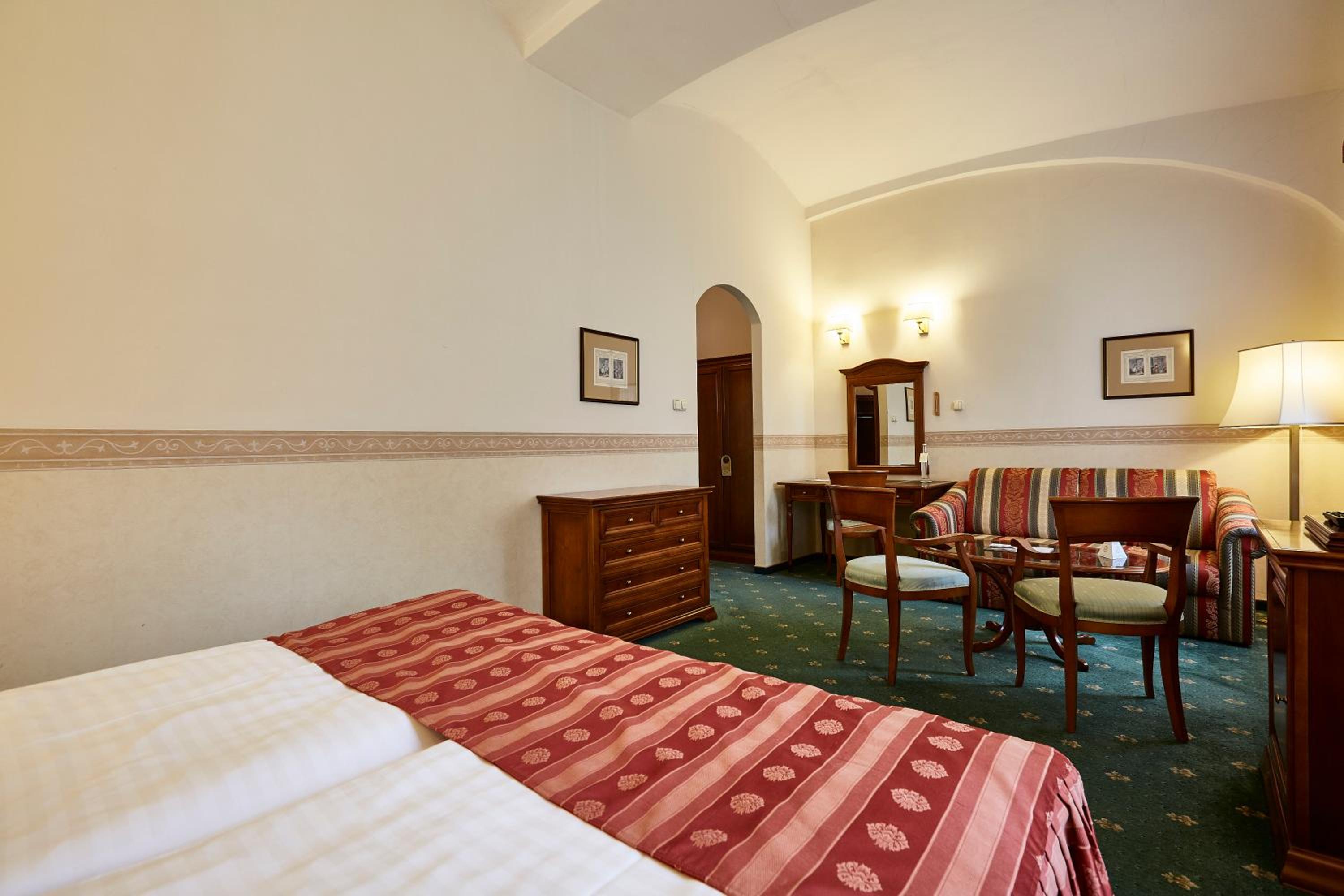 Standard Double Room - Main Building - Photo 6
