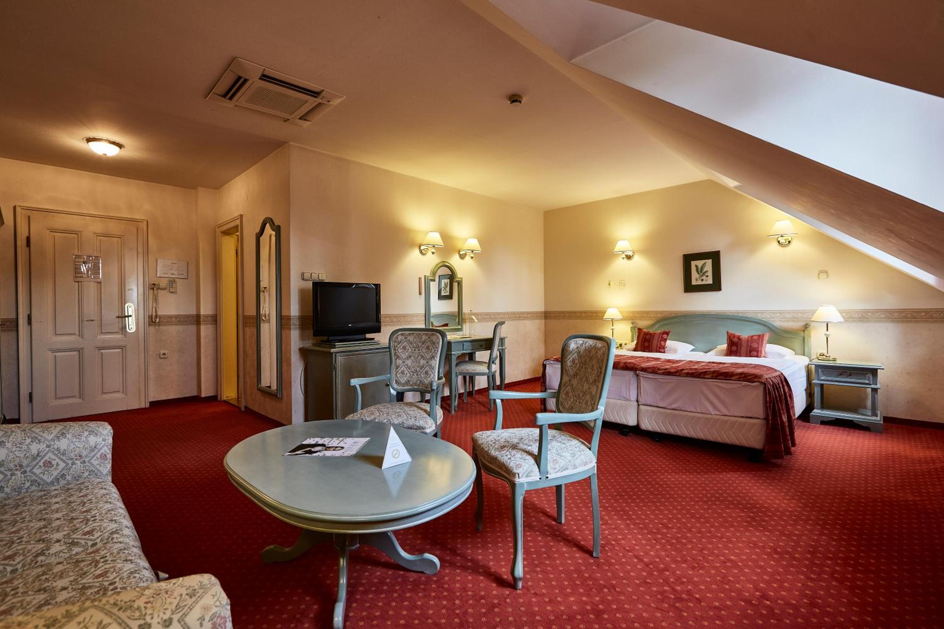 Standard Double Room - Main Building - Photo 2