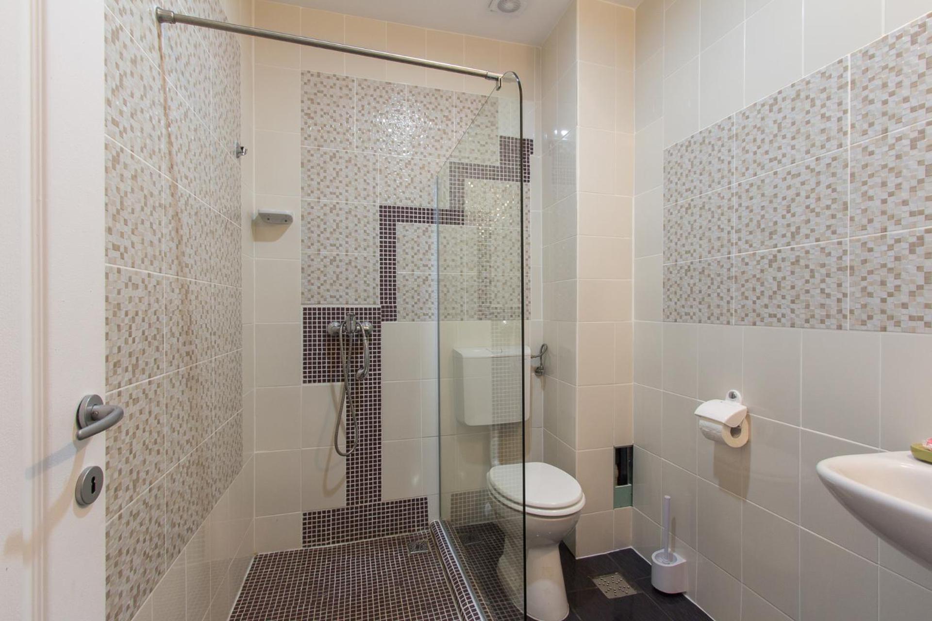 Basic Triple Room - Photo 11