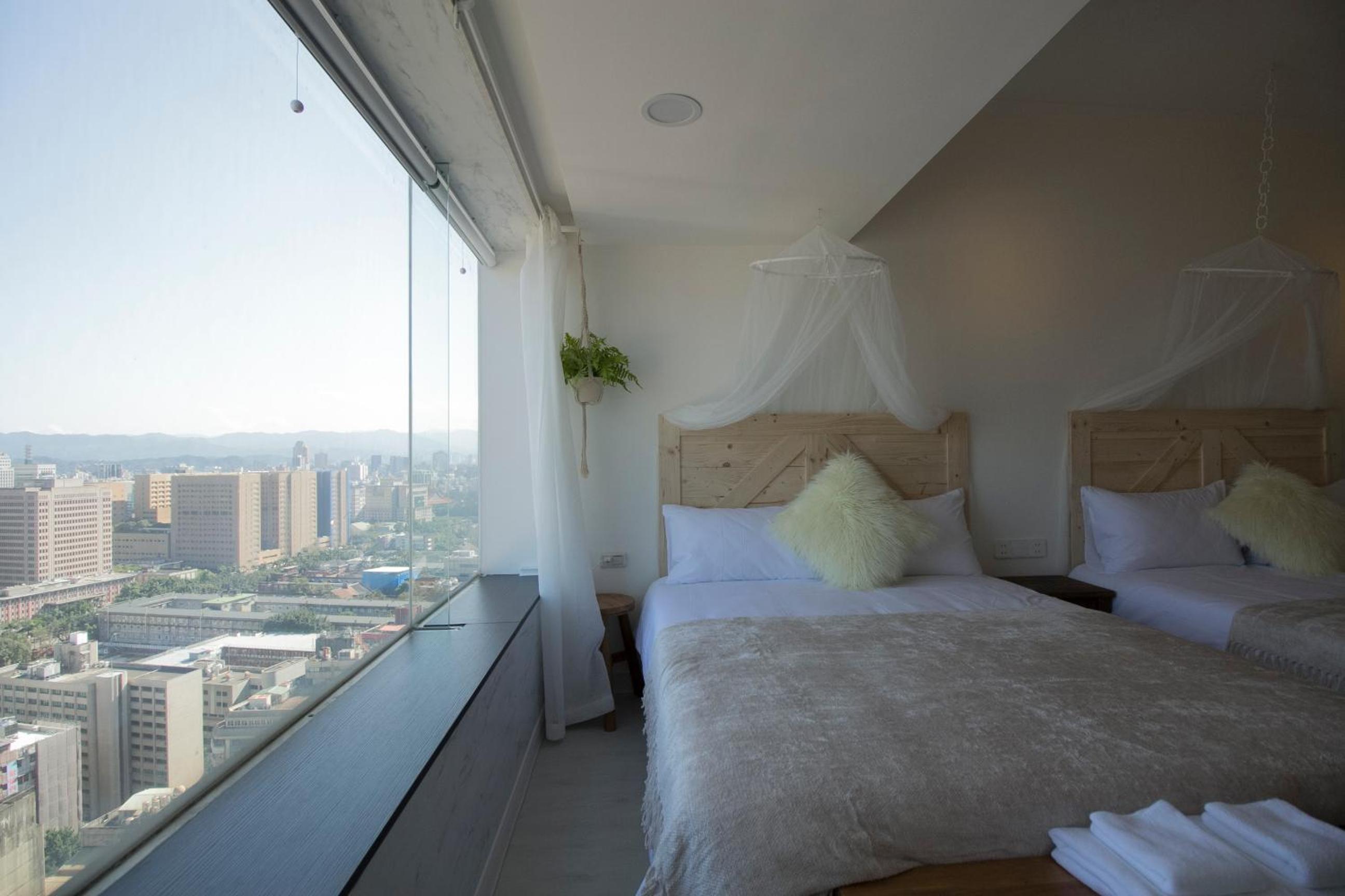 101 View Quad Room U1