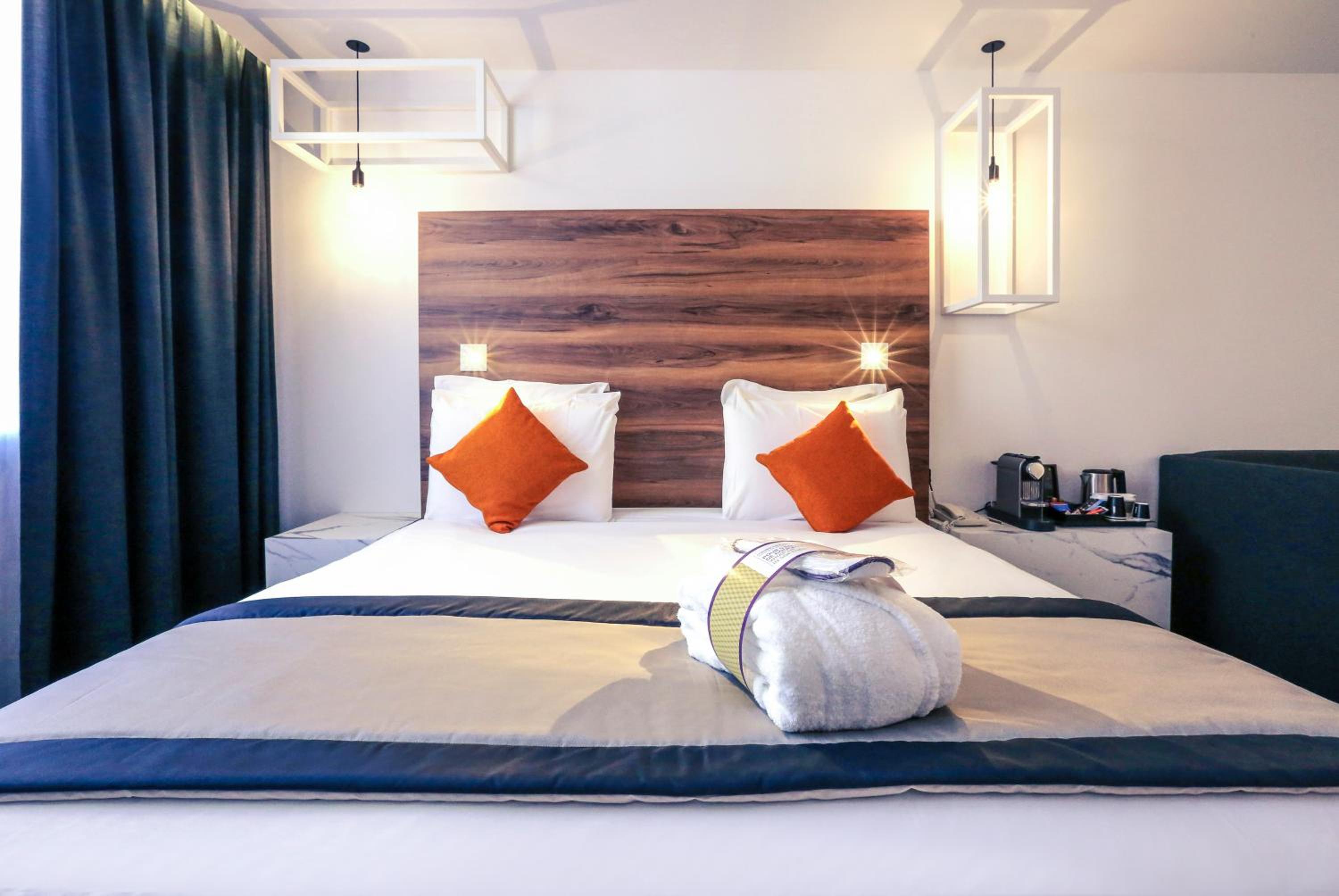 Privelege Double Room - Photo 1
