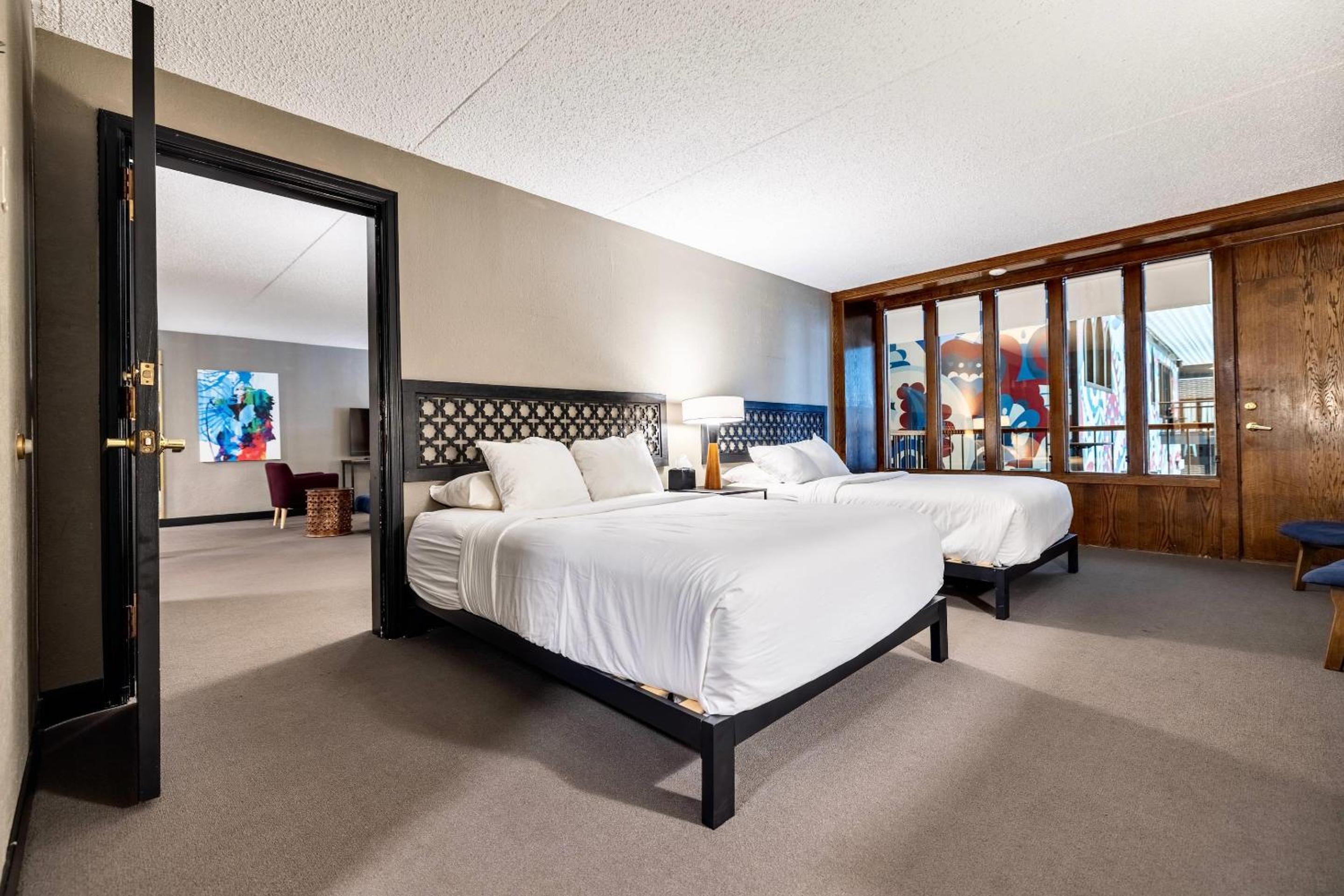 Quadruple Room with Two Queen Beds and Pool View - Non Smoking/Upper floor