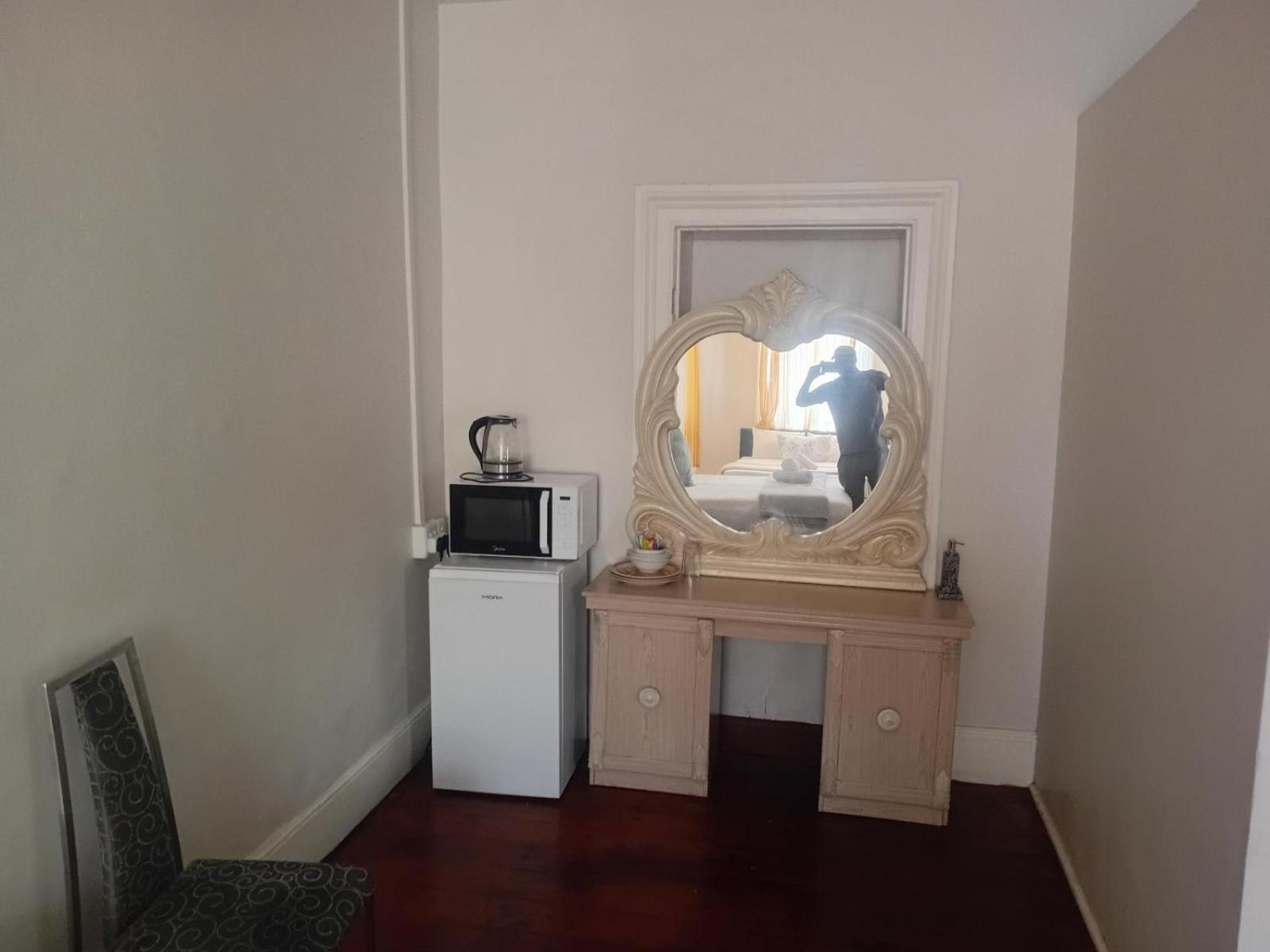 Standard Family Room photo 2