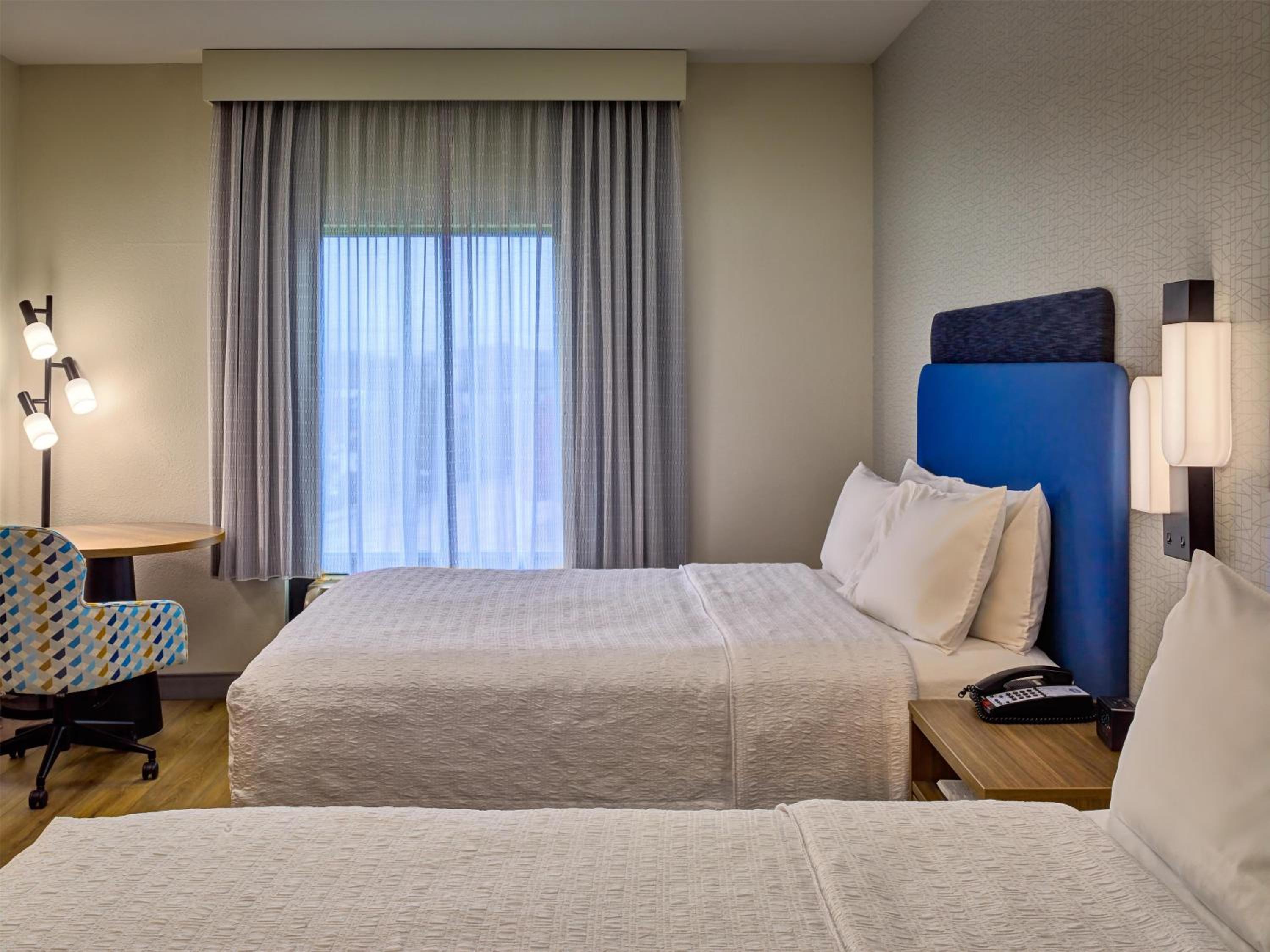 Queen Room with Two Queen Beds - Mobility and Hearing Access/Non-Smoking - Photo 2
