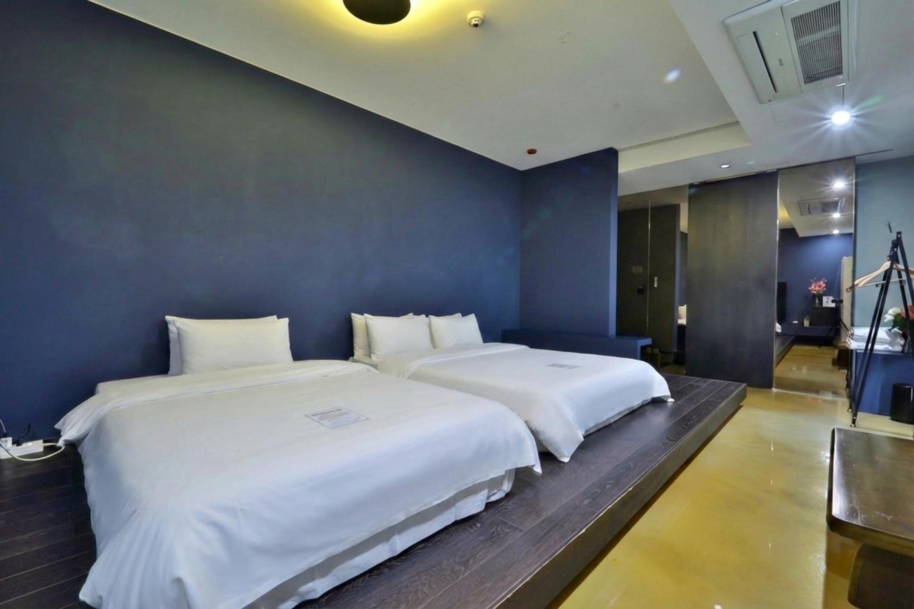 Deluxe Triple Room - Photo 10
