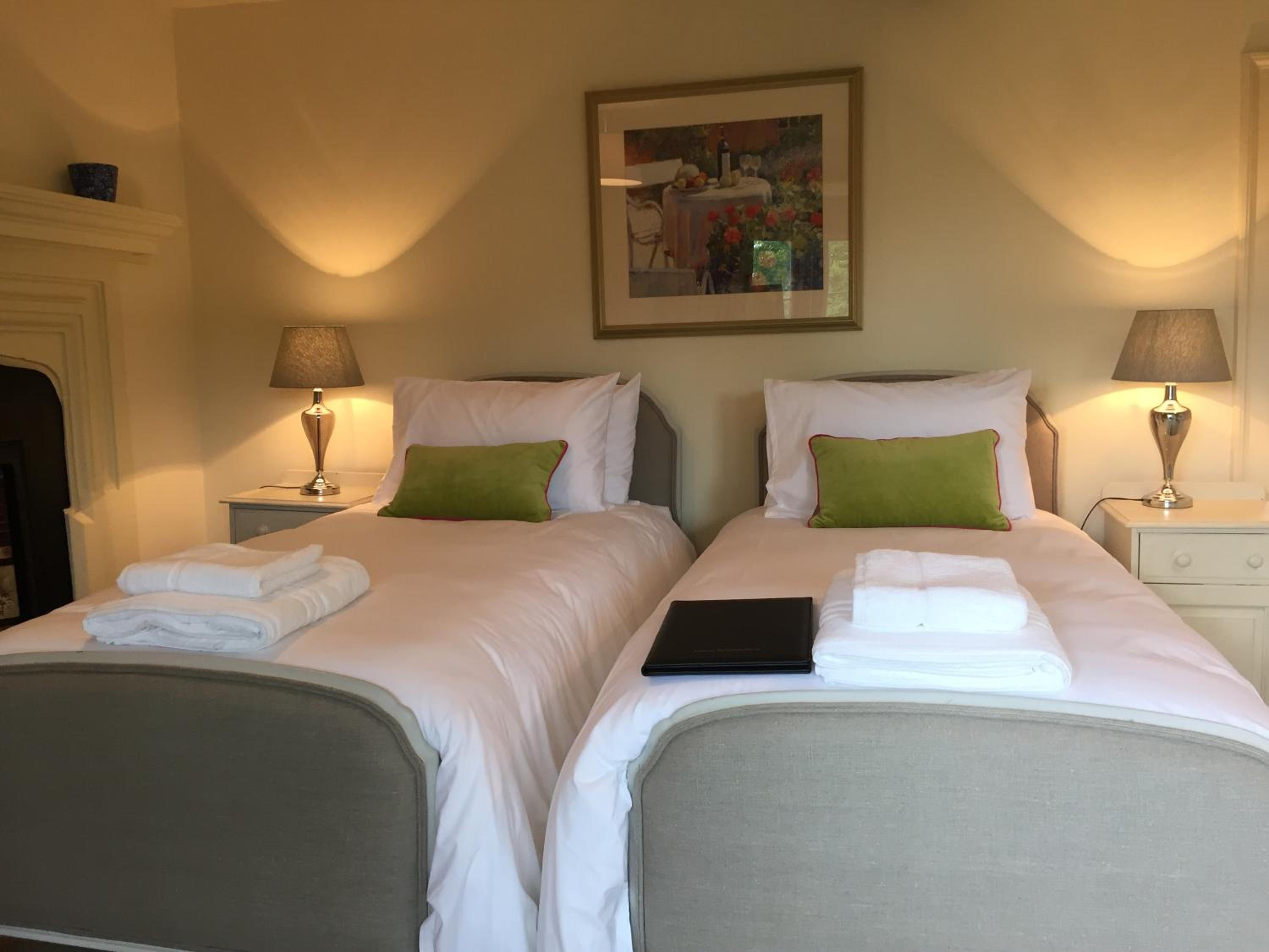 Double or Twin Room with Bathroom photo 2